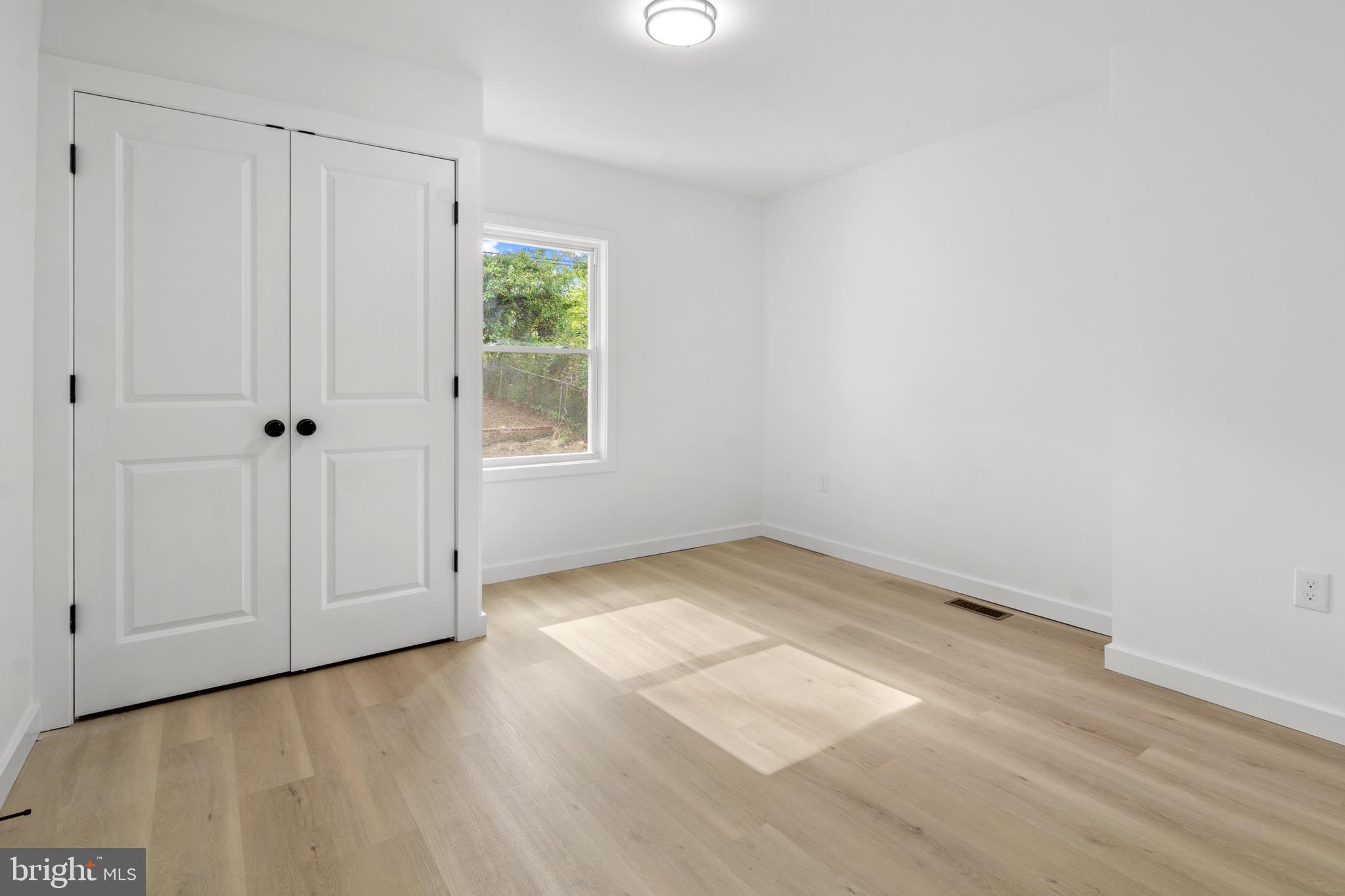 WINDSOR HILLS - Residential