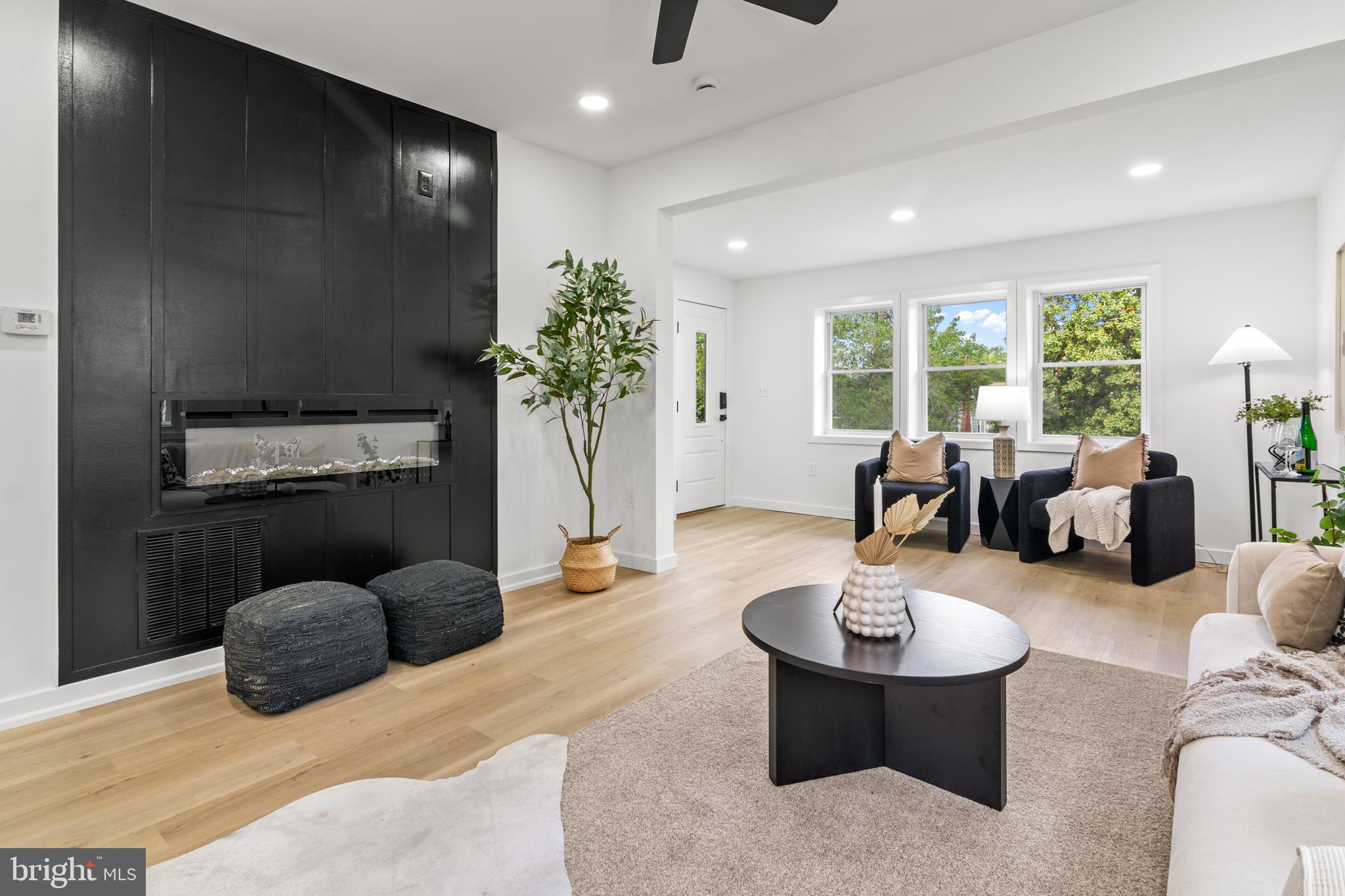 WINDSOR HILLS - Residential