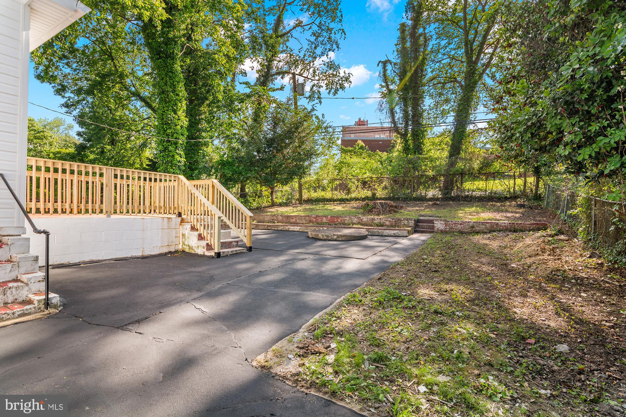 WINDSOR HILLS - Residential