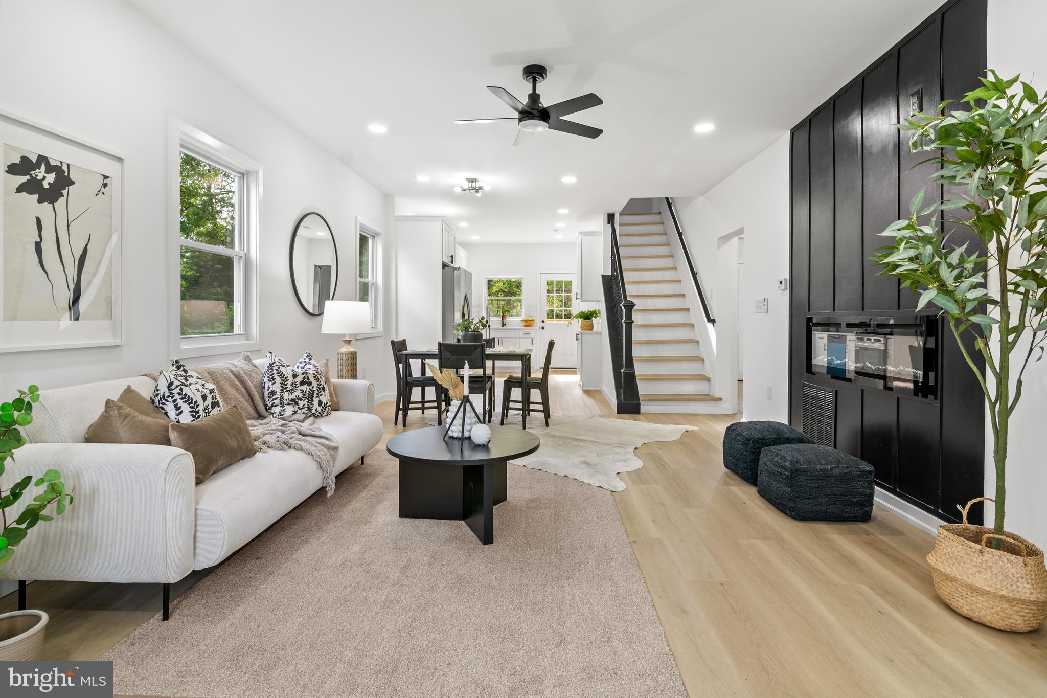 WINDSOR HILLS - Residential