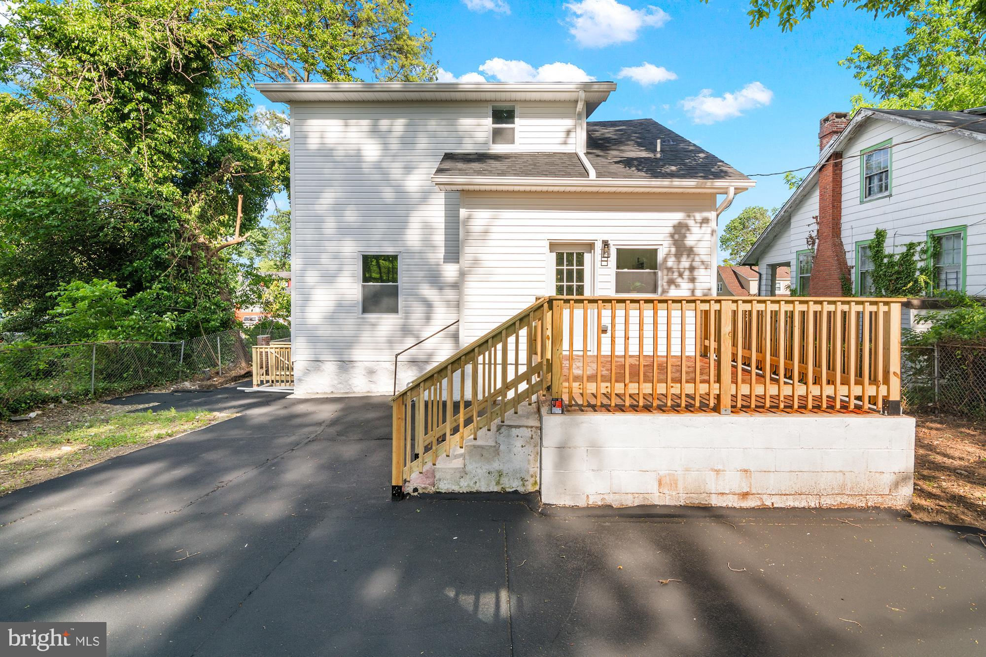 WINDSOR HILLS - Residential