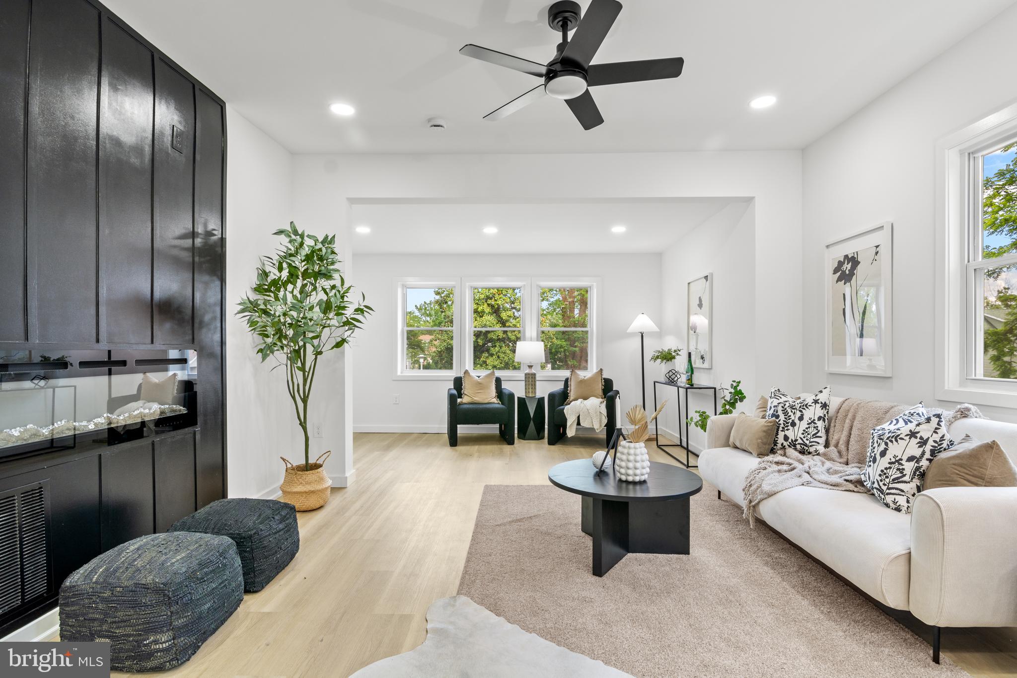 WINDSOR HILLS - Residential