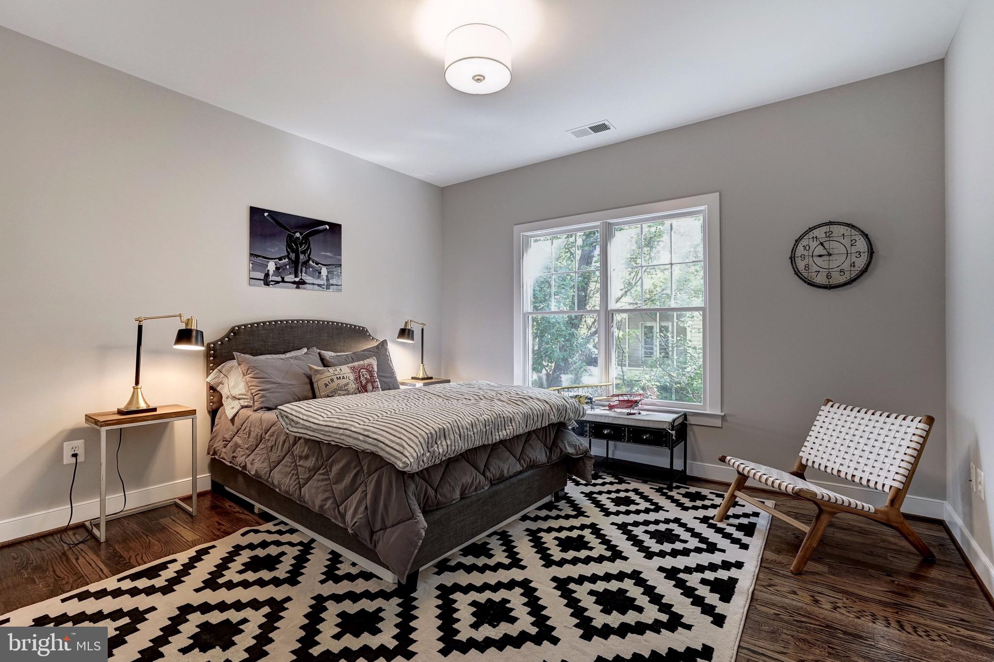 COUNTRY CLUB MANOR - Residential