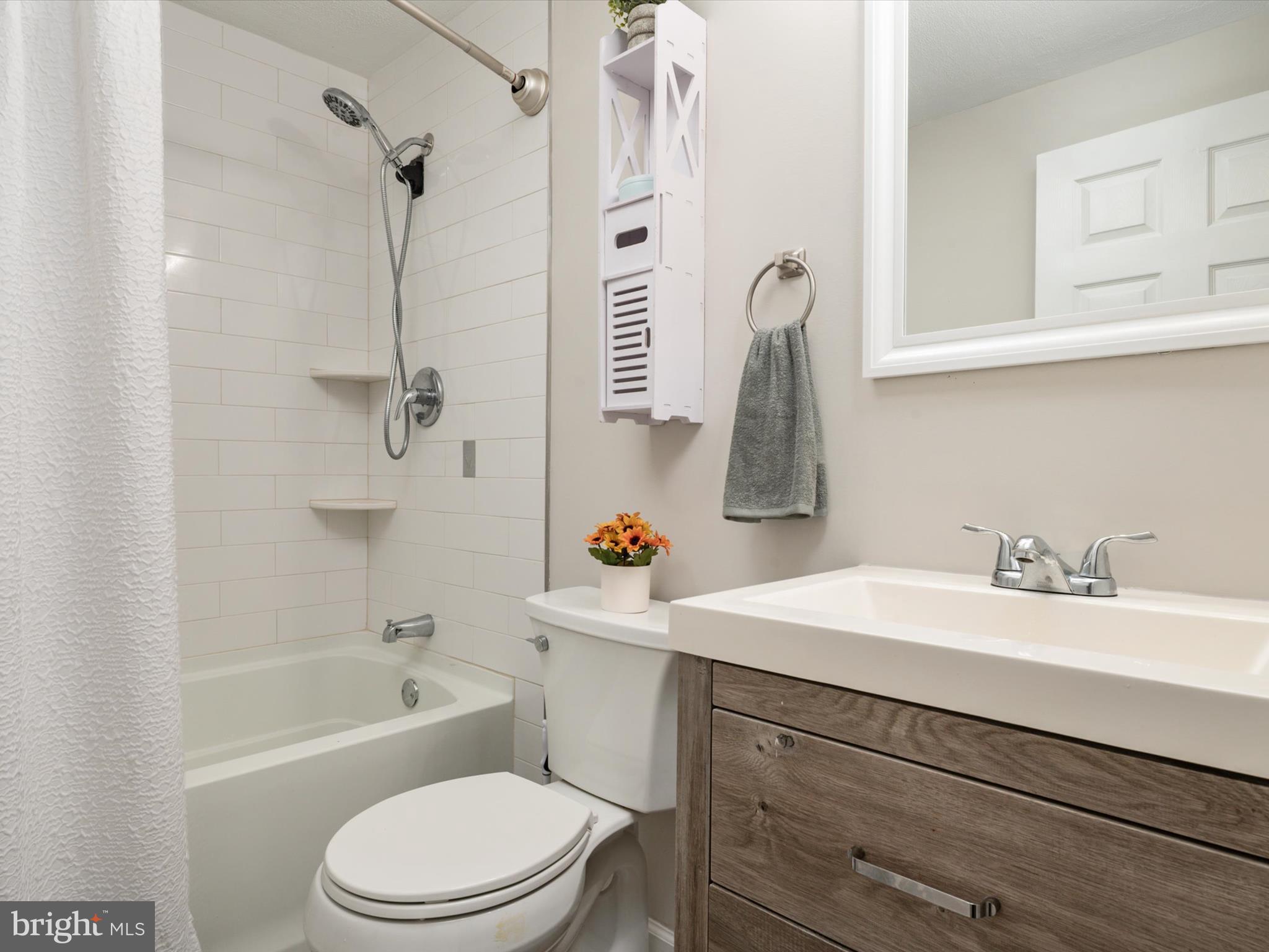 WEST VIEW - Residential