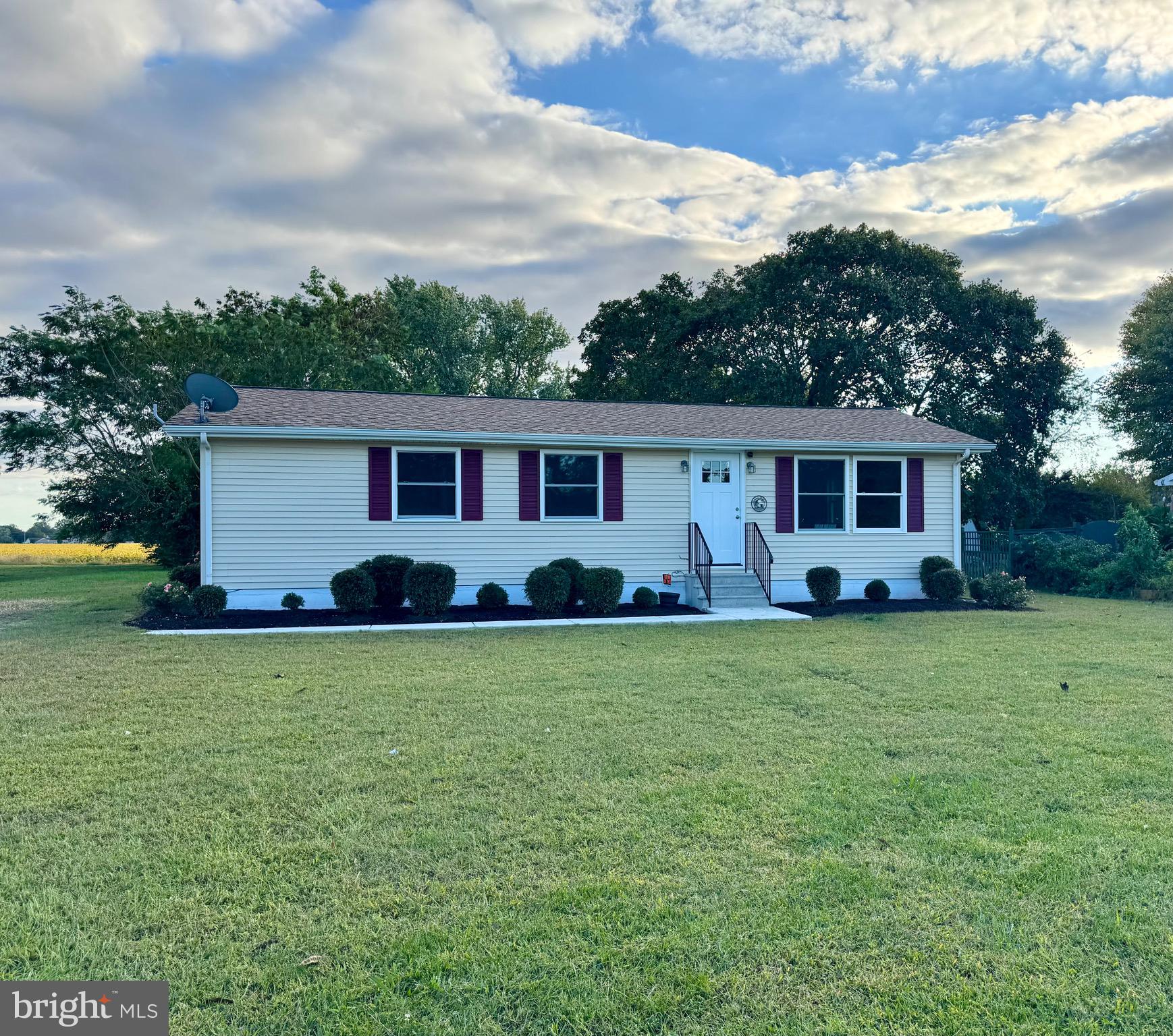 WEST VIEW - Residential