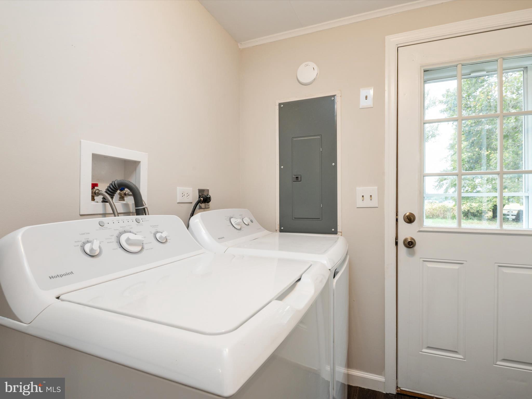 WEST VIEW - Residential