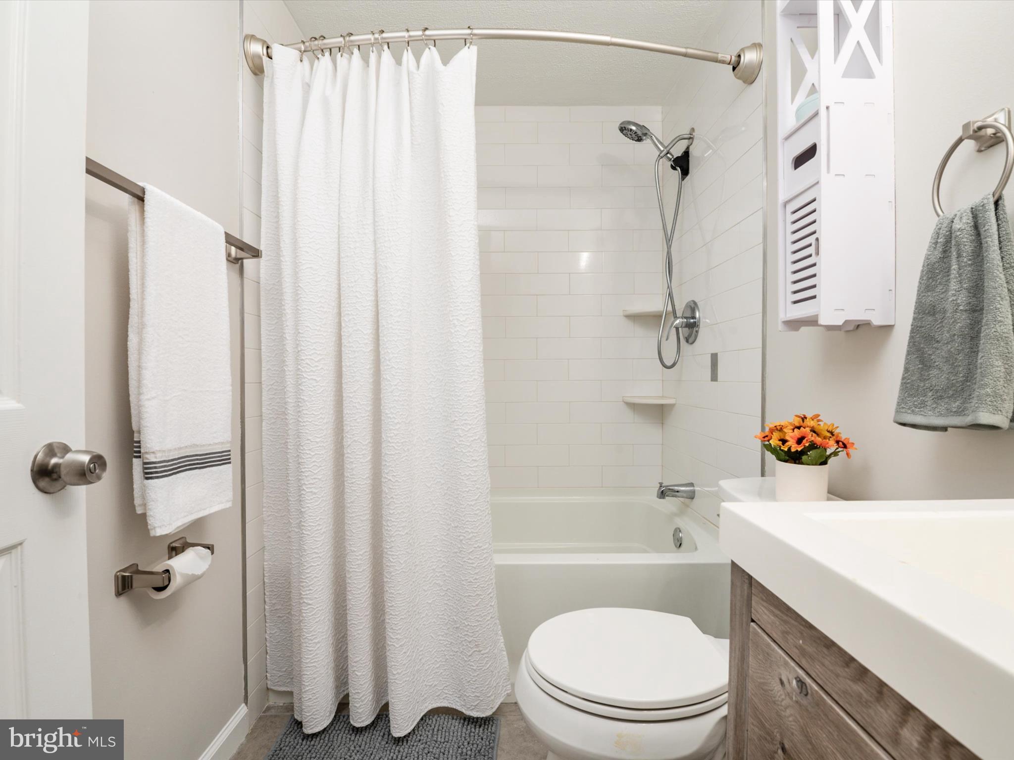 WEST VIEW - Residential