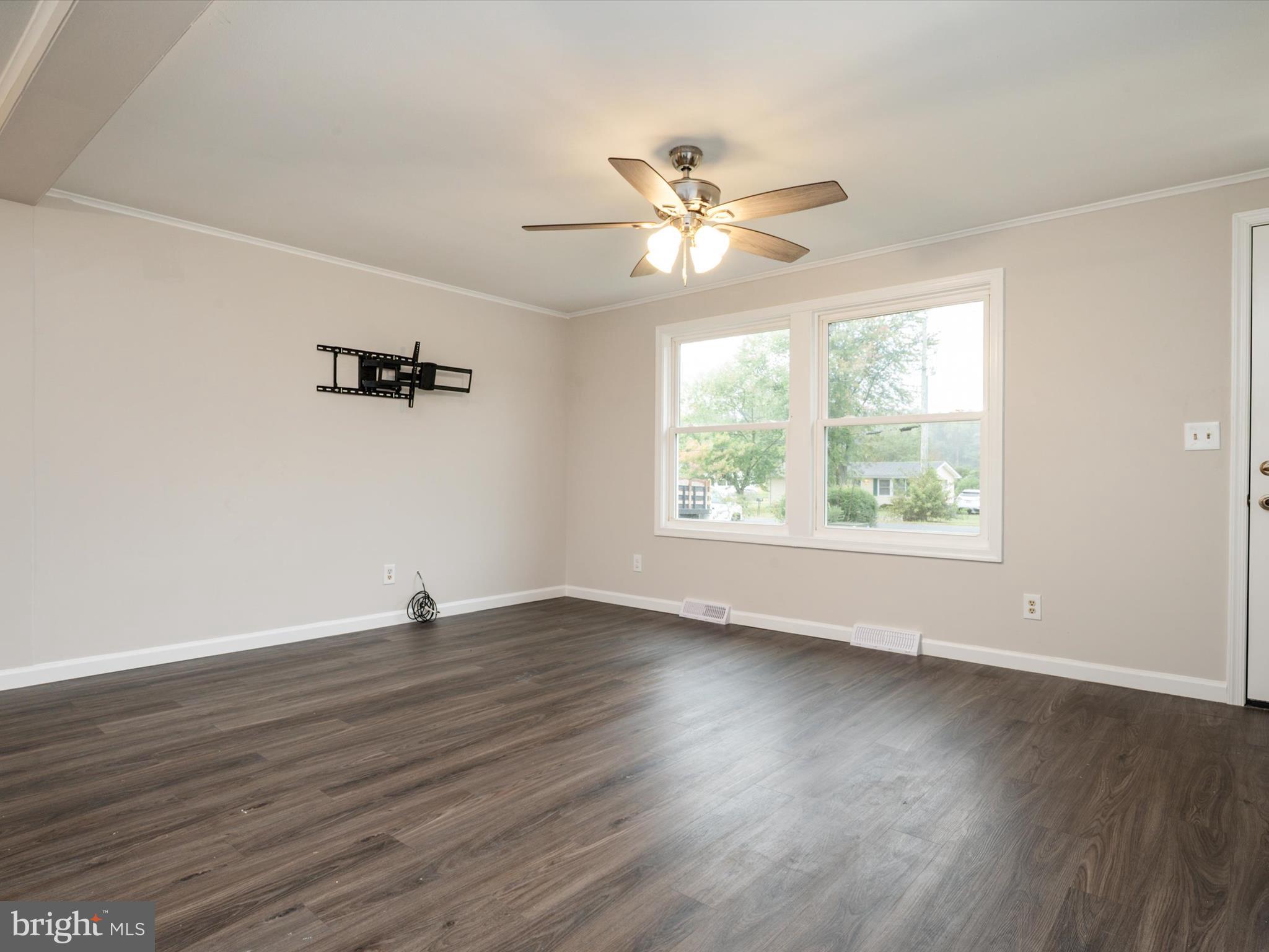 WEST VIEW - Residential