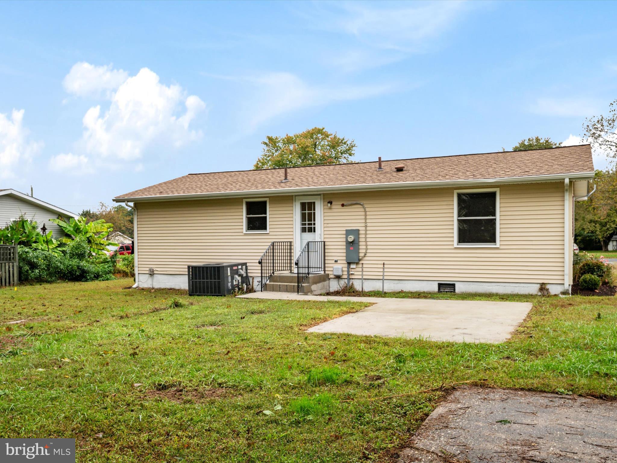 WEST VIEW - Residential