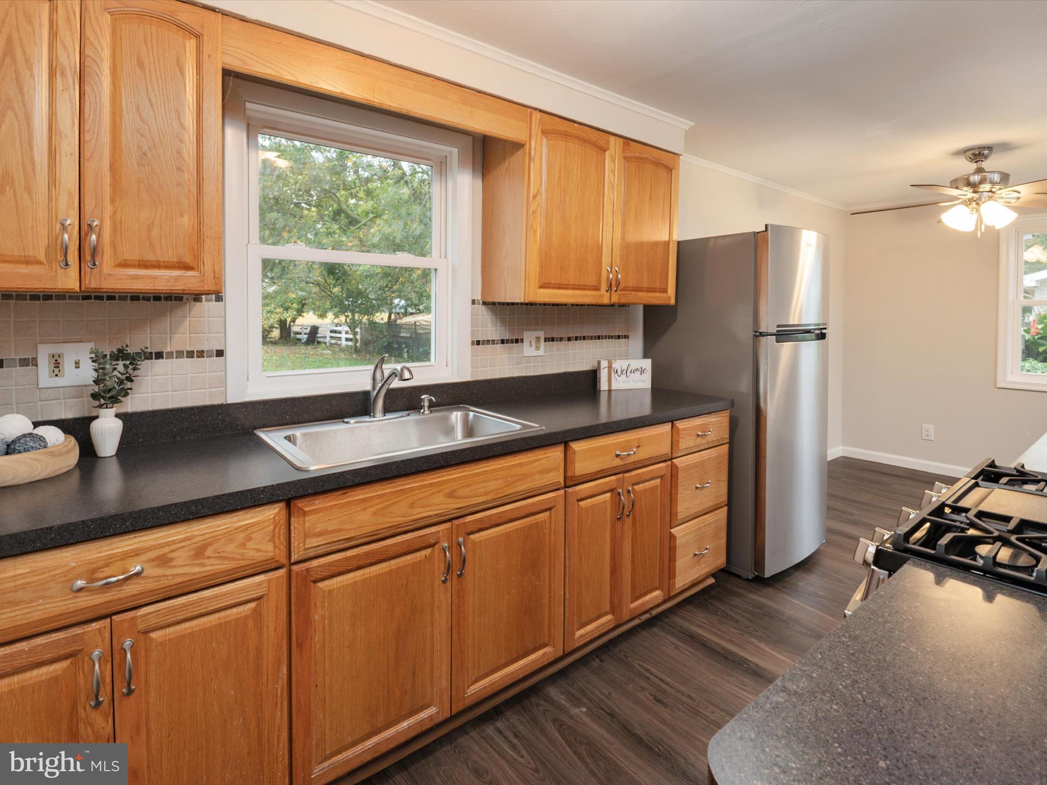 WEST VIEW - Residential