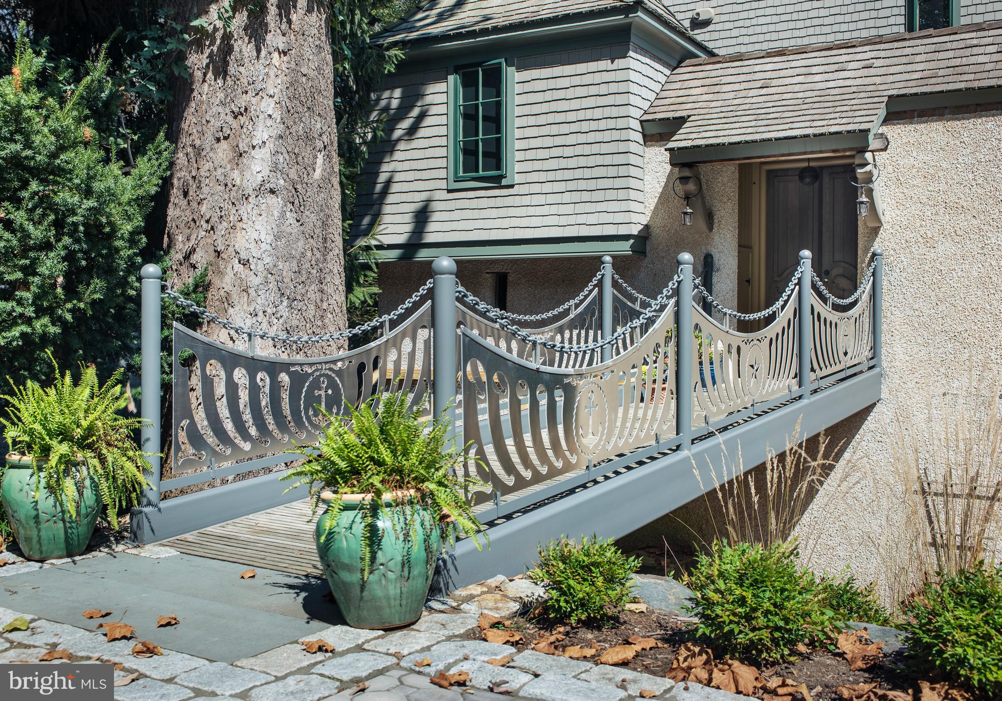 GLADWYNE - Residential