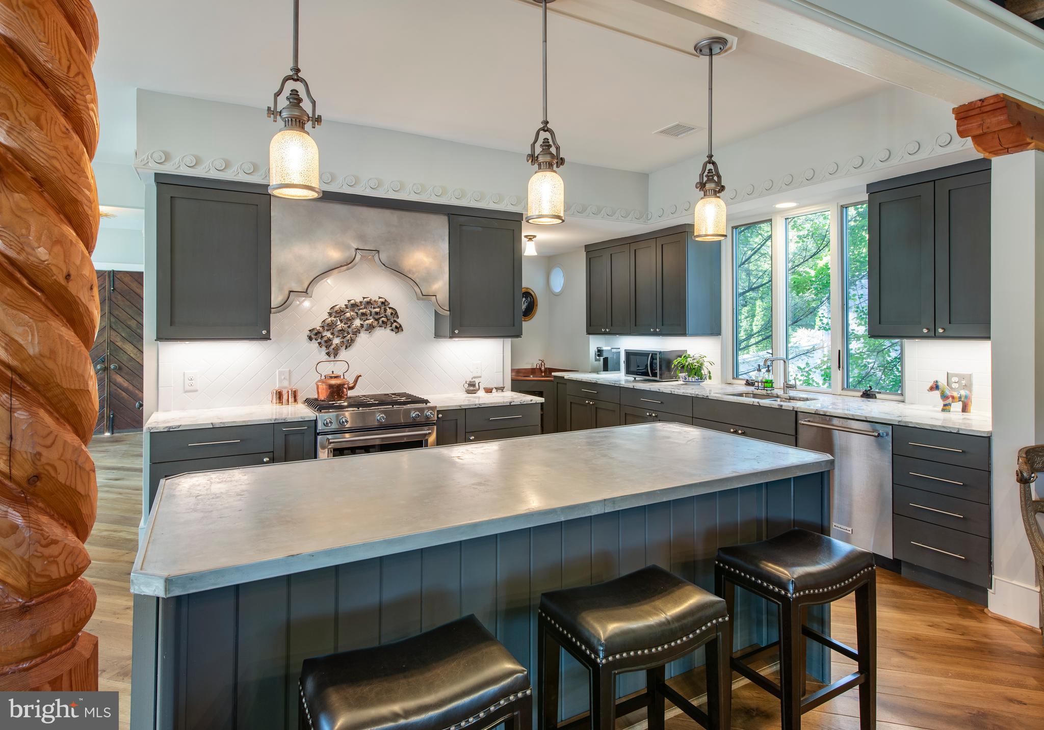 GLADWYNE - Residential