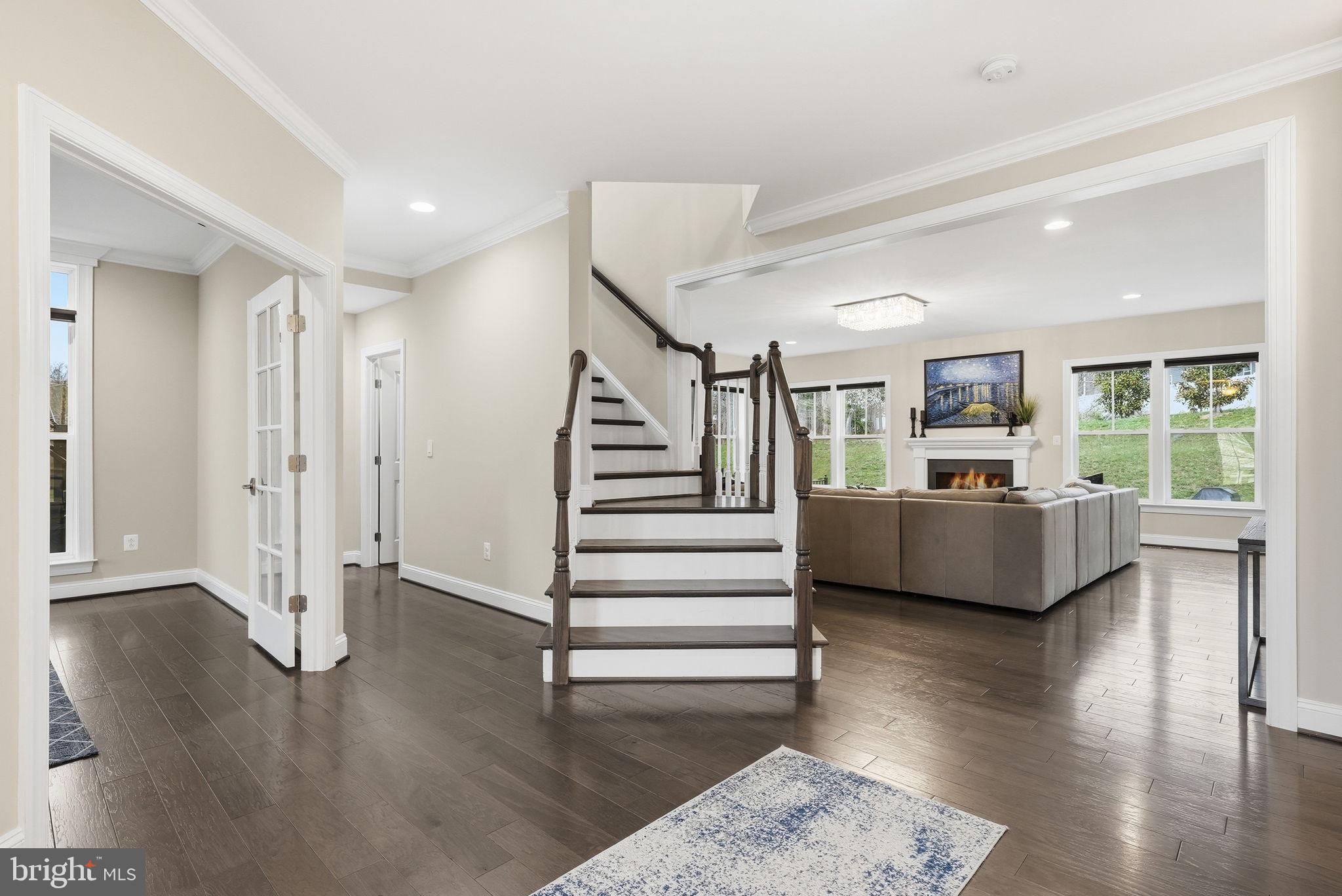 8940 SILVAN WOODS COURT
