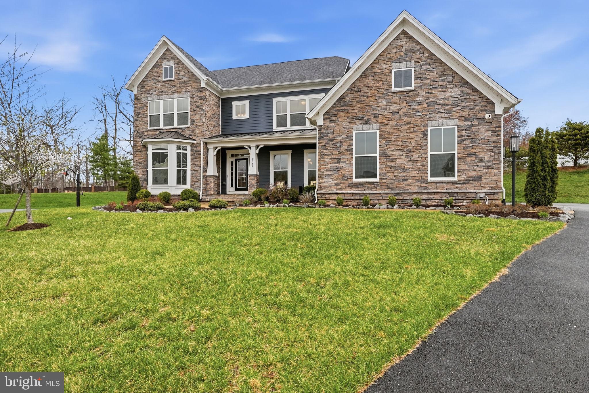 8940 SILVAN WOODS COURT