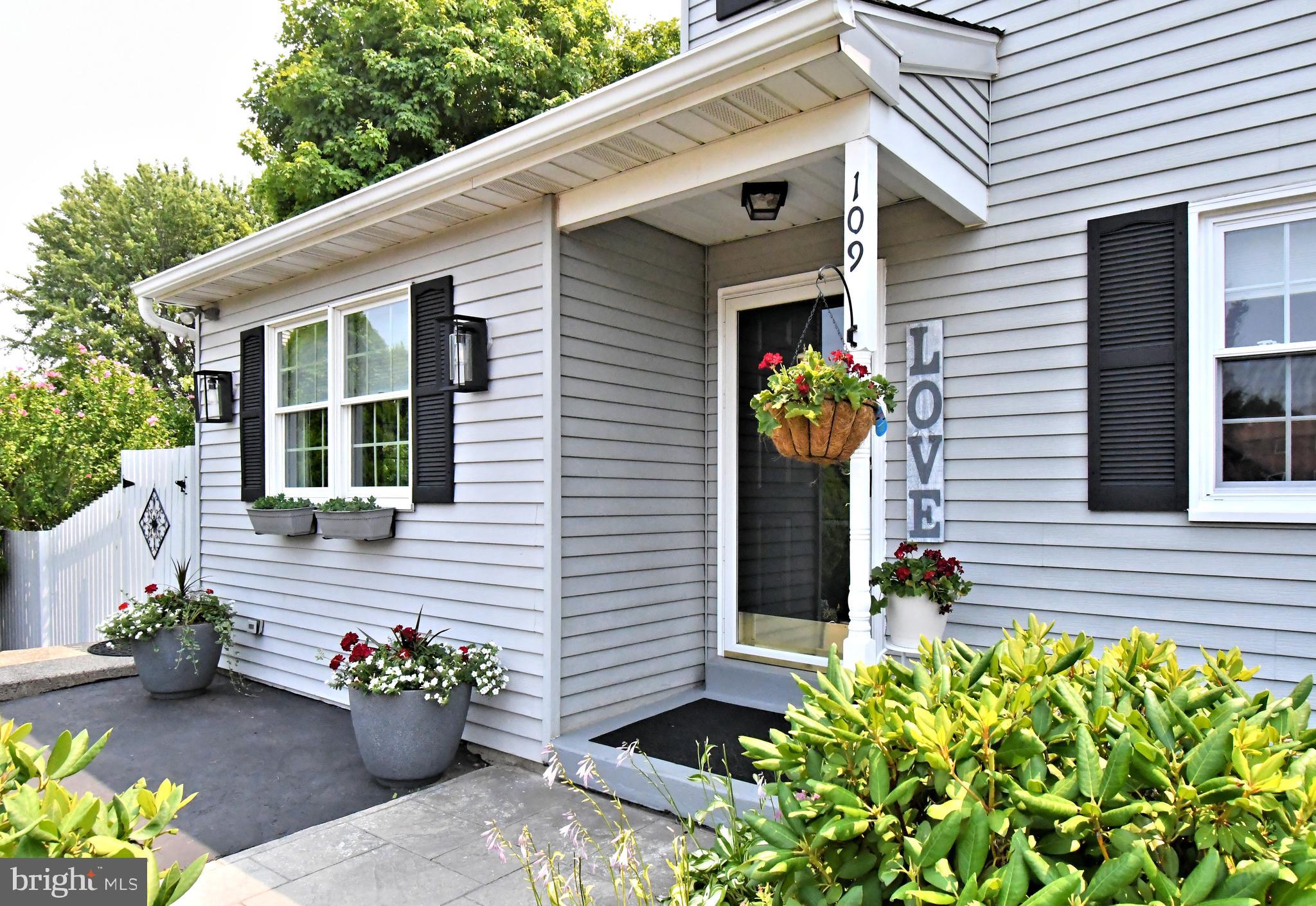 109 MACINTOSH LANE