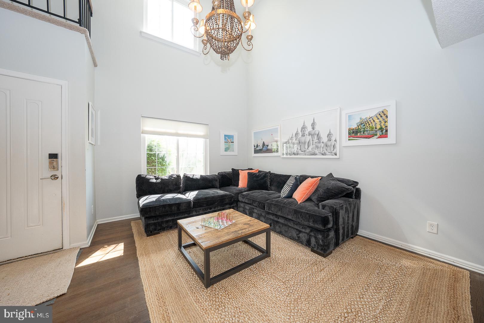 11 LANTERN LANE 11