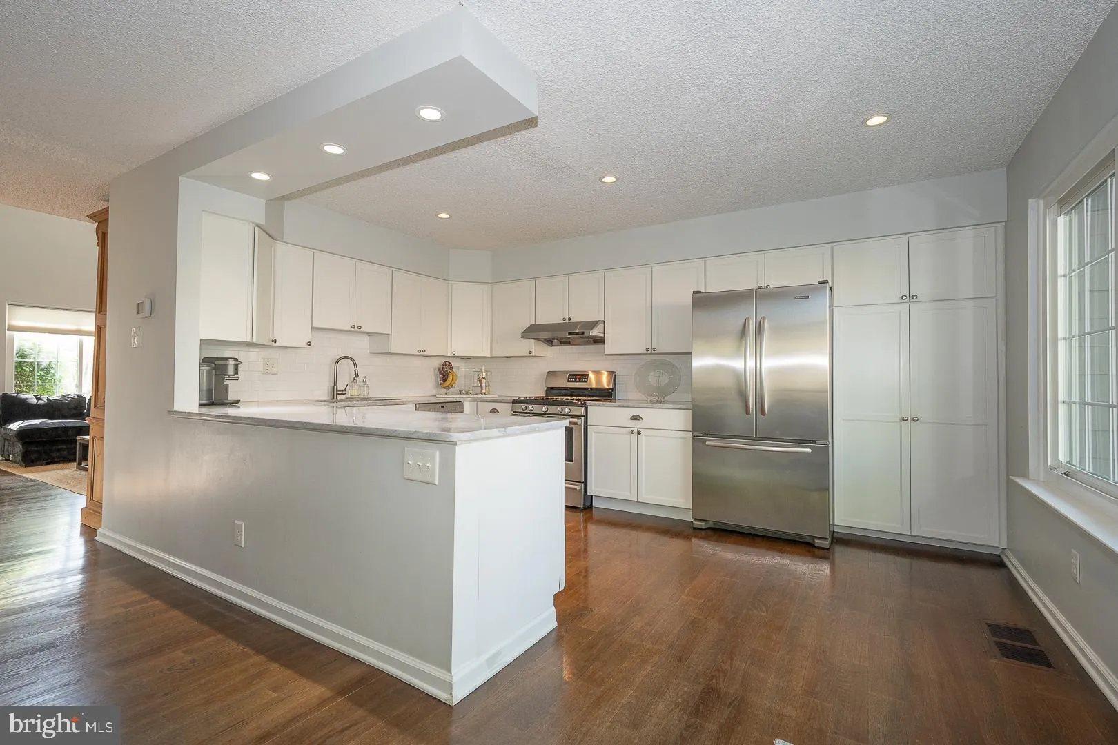 Chesterbrook, Pennsylvania 19087, United States, 3 Bedrooms Bedrooms, ,4 BathroomsBathrooms,Residential,Pending,117736