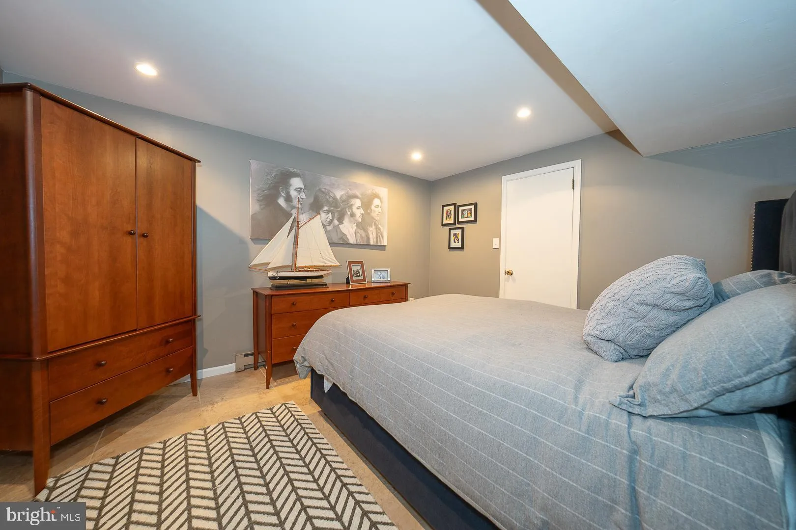 Chesterbrook, Pennsylvania 19087, United States, 3 Bedrooms Bedrooms, ,4 BathroomsBathrooms,Residential,Pending,117736