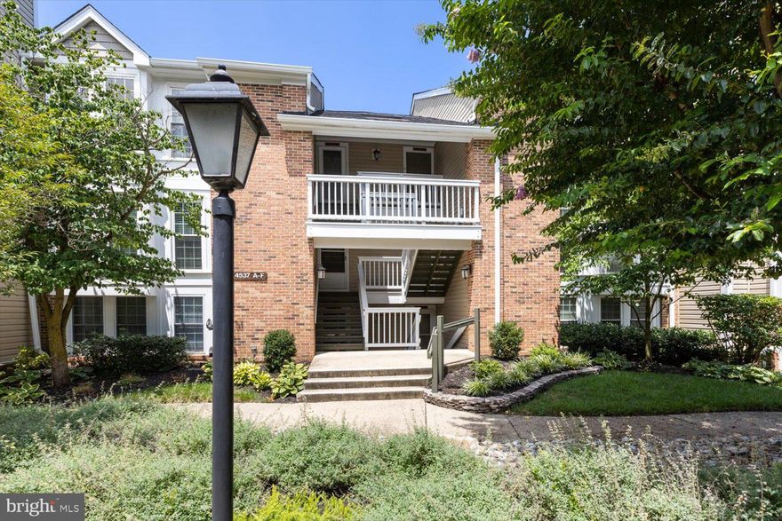 In the desirable Heatherlea community located in Shirlington, you will find this cozy townhouse style condo with 2 bedroom and 1 bathroom. Enjoy a drink with friends and family on the 3rd floor balcony. As for colder nights, relax next to the fireplace or reach for a hot chocolate in the adjacent gourmet kitchen. This lovely condo is only a short stroll to Shirlington's restaurants and bars, and bustling farmers markets. For those who prefer to spend time outside, you will find the Four Mile run closeby. This condo features a walk-in closet in a spacious master bedroom with large windows to enjoy plenty of natural light. The second bedroom can be a work space, guest room, or nursery. 
Unlike DC and other condominiums in northern Virginia, the Heatherlea offers a hassle free parking policy. Residents enjoy two parking spaces and offer plenty of visitors parking. There is also a community pool near the property for those who love to sun bathe. 

Don't miss this opportunity! Available on August 11th.