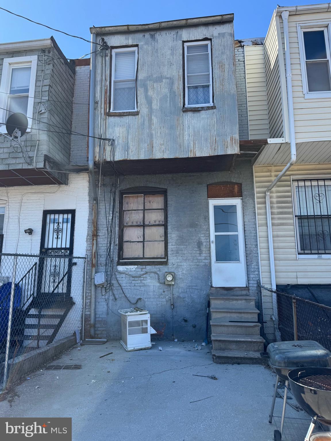 BROADWAY EAST - Residential