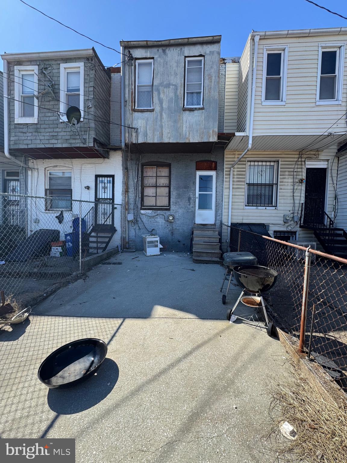 BROADWAY EAST - Residential