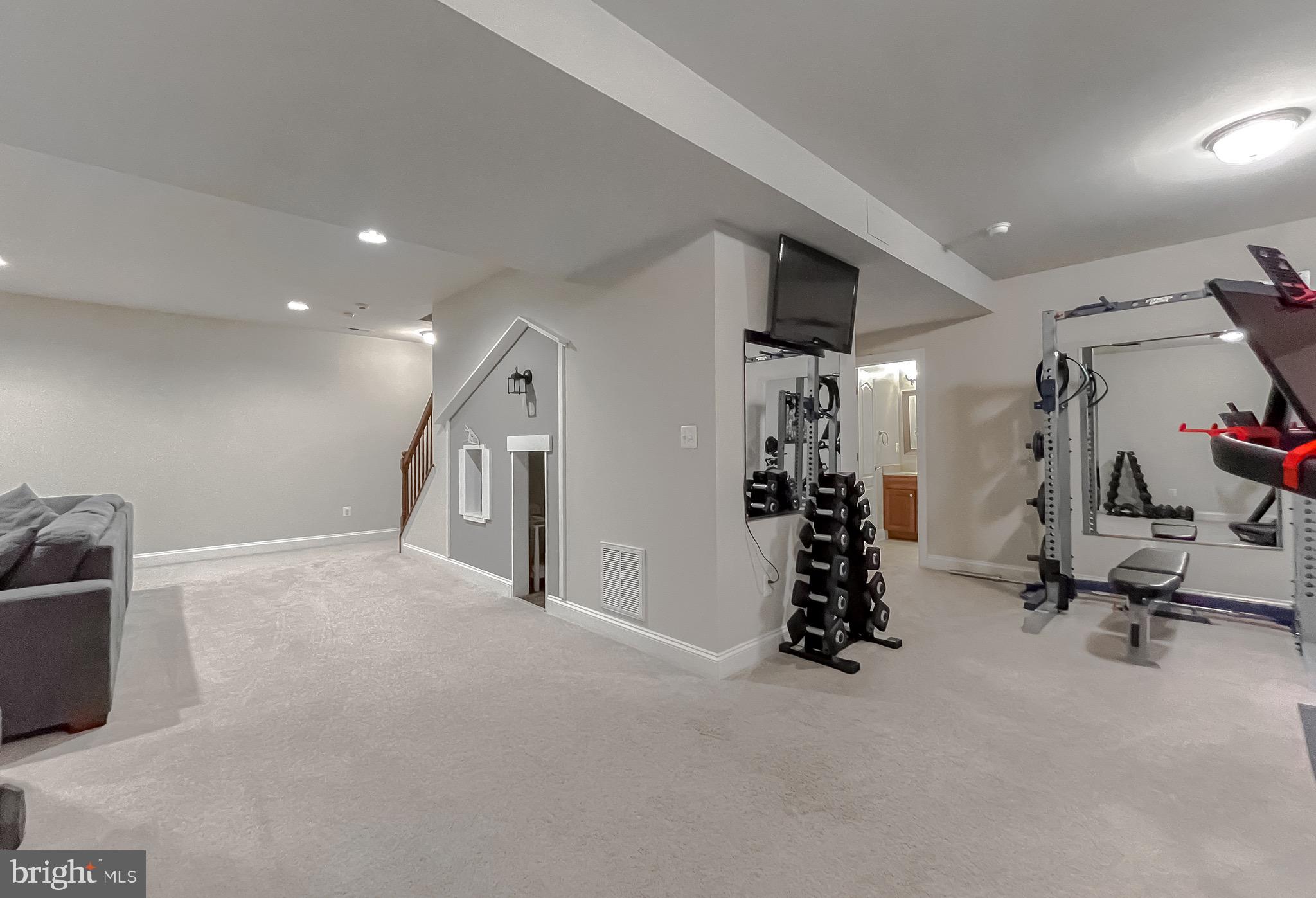 LEONARDS GRANT - Residential