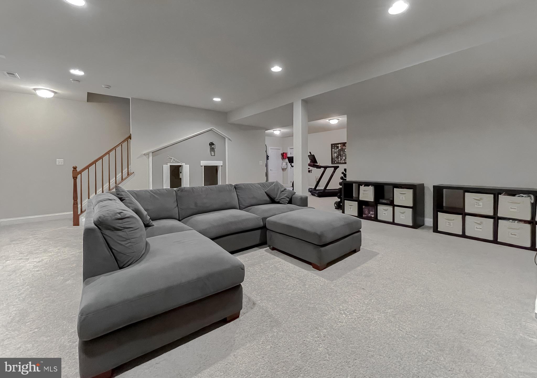 LEONARDS GRANT - Residential