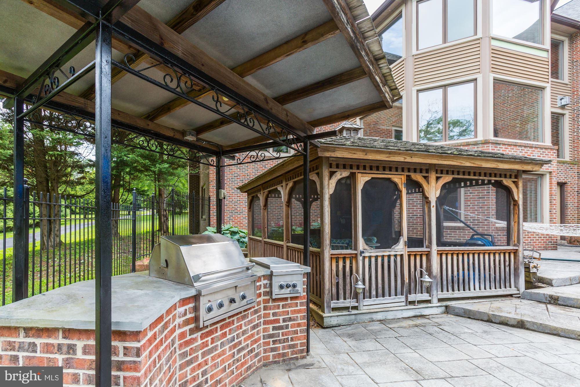 KALMIA FARMS - Residential