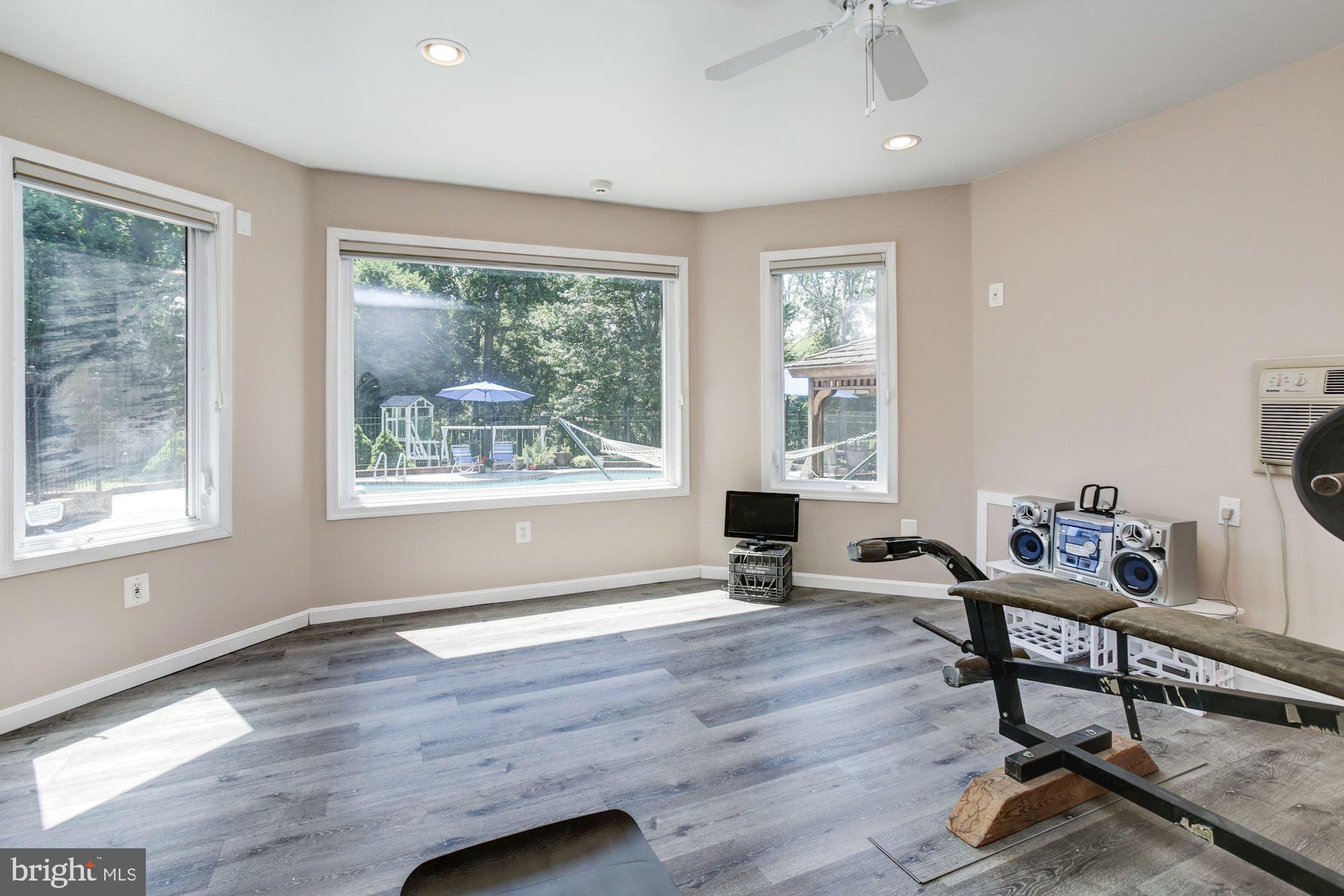 KALMIA FARMS - Residential