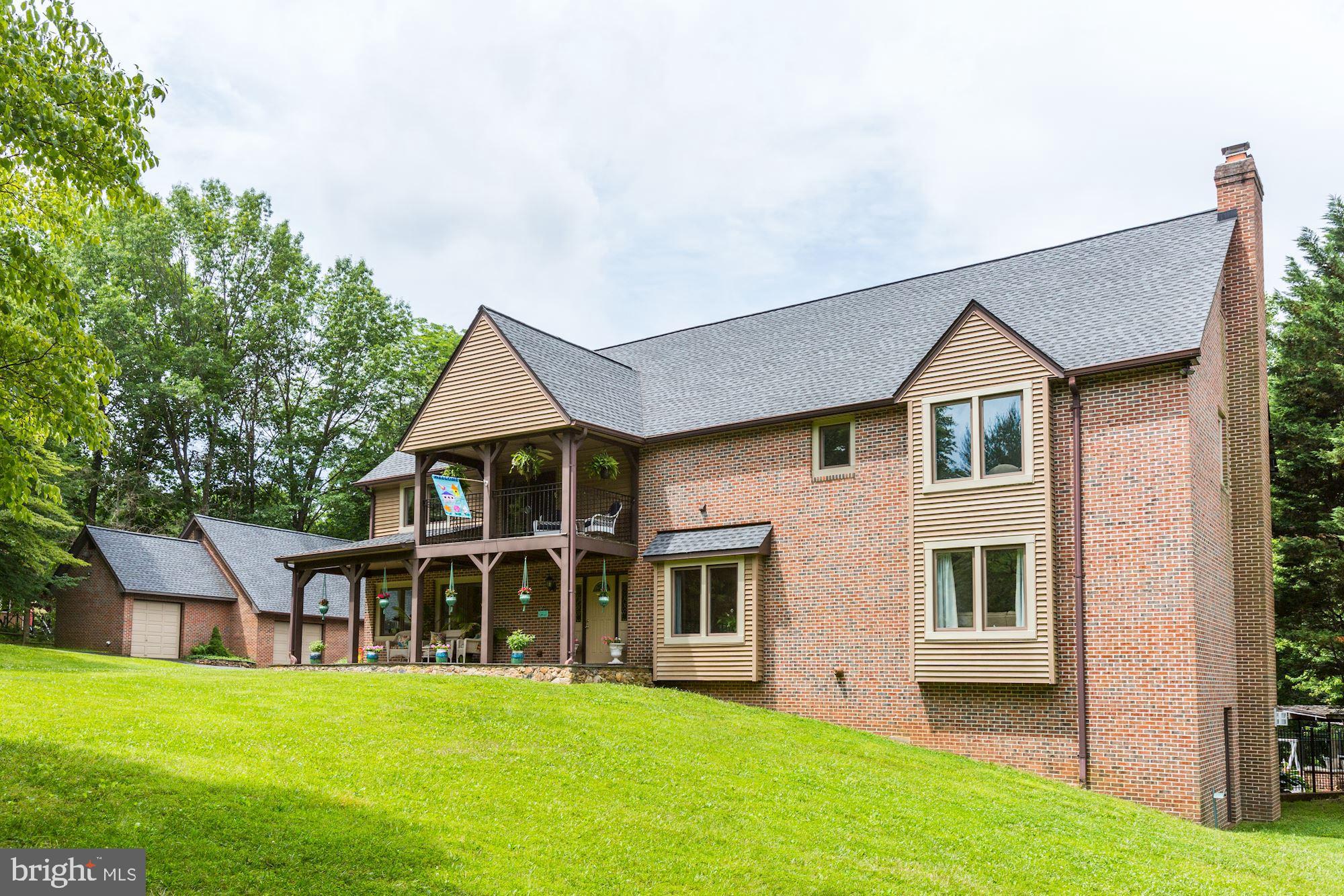 KALMIA FARMS - Residential