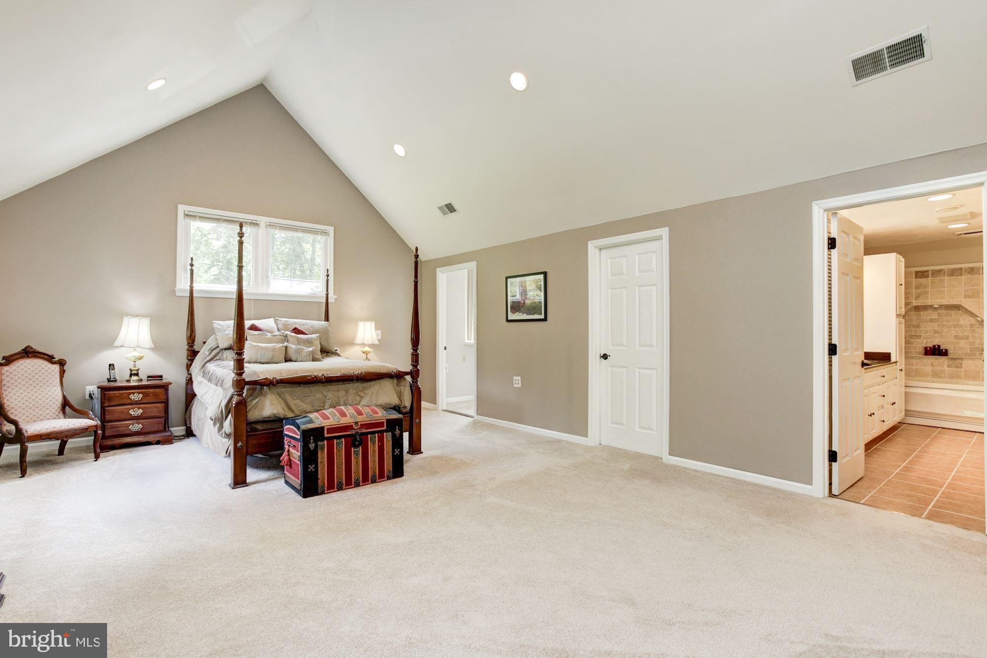 KALMIA FARMS - Residential