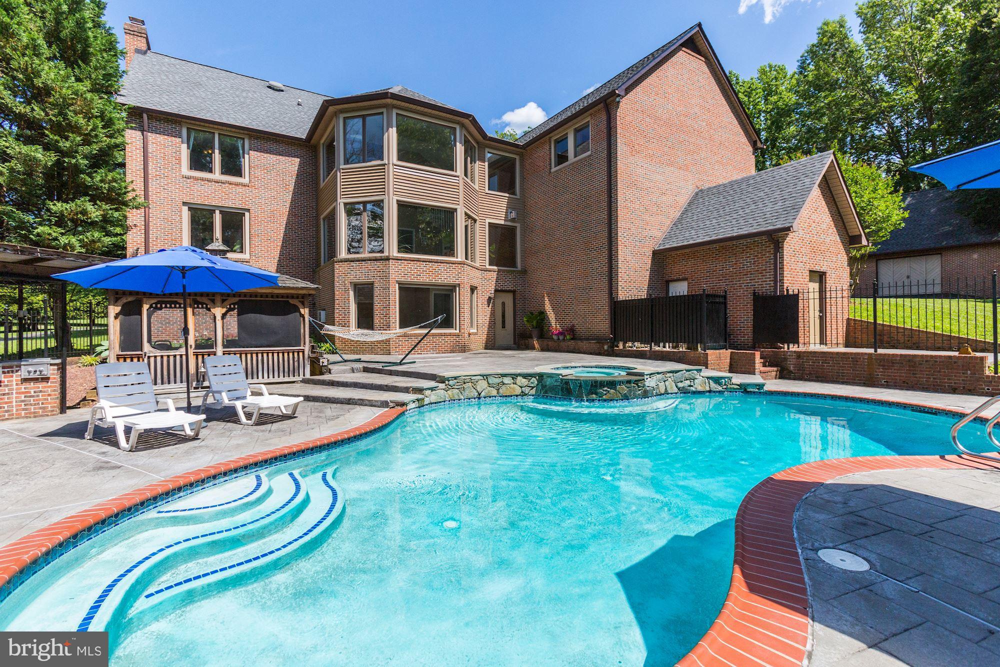 KALMIA FARMS - Residential