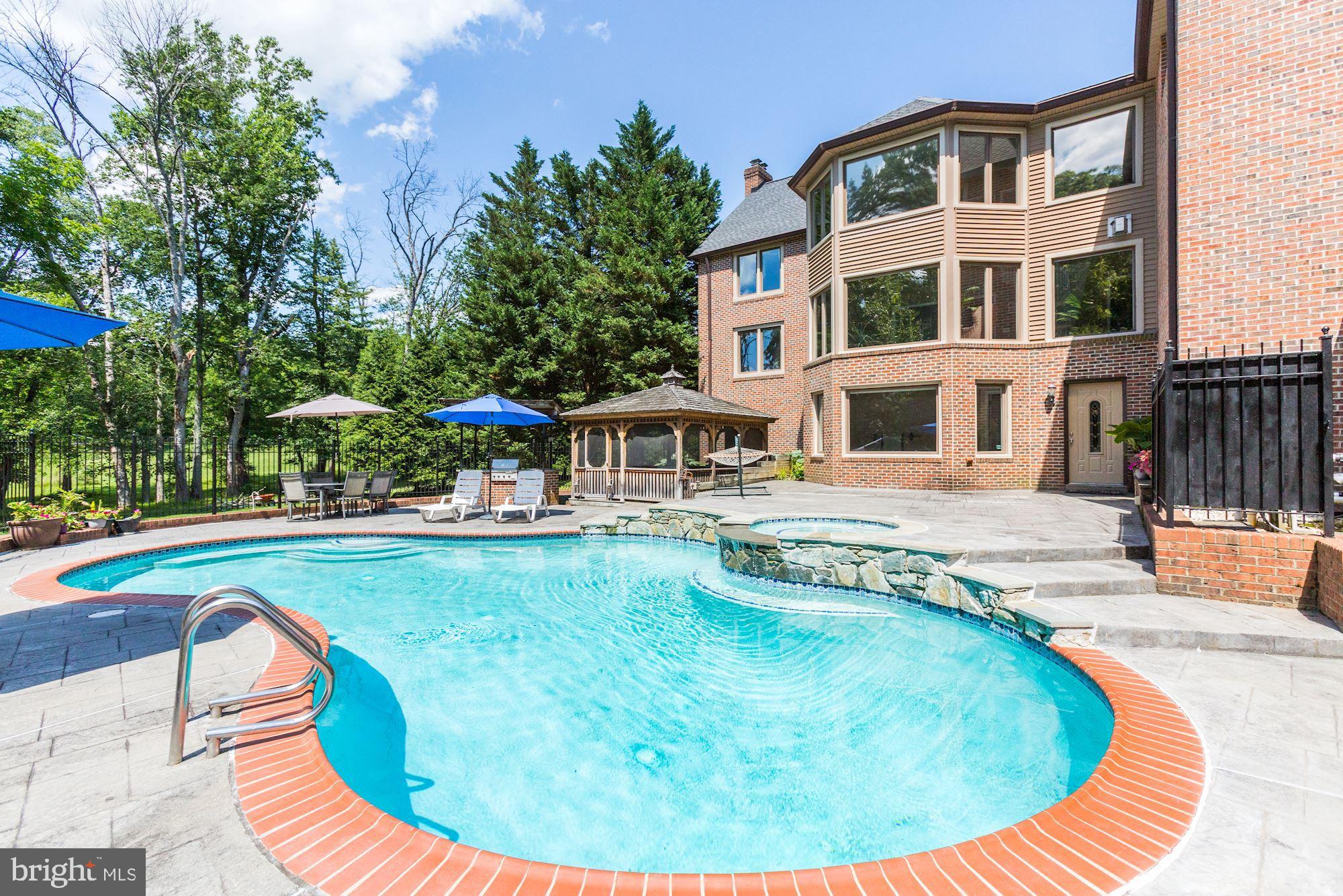 KALMIA FARMS - Residential