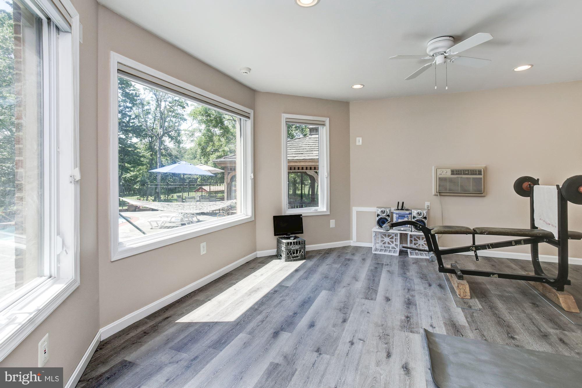 KALMIA FARMS - Residential