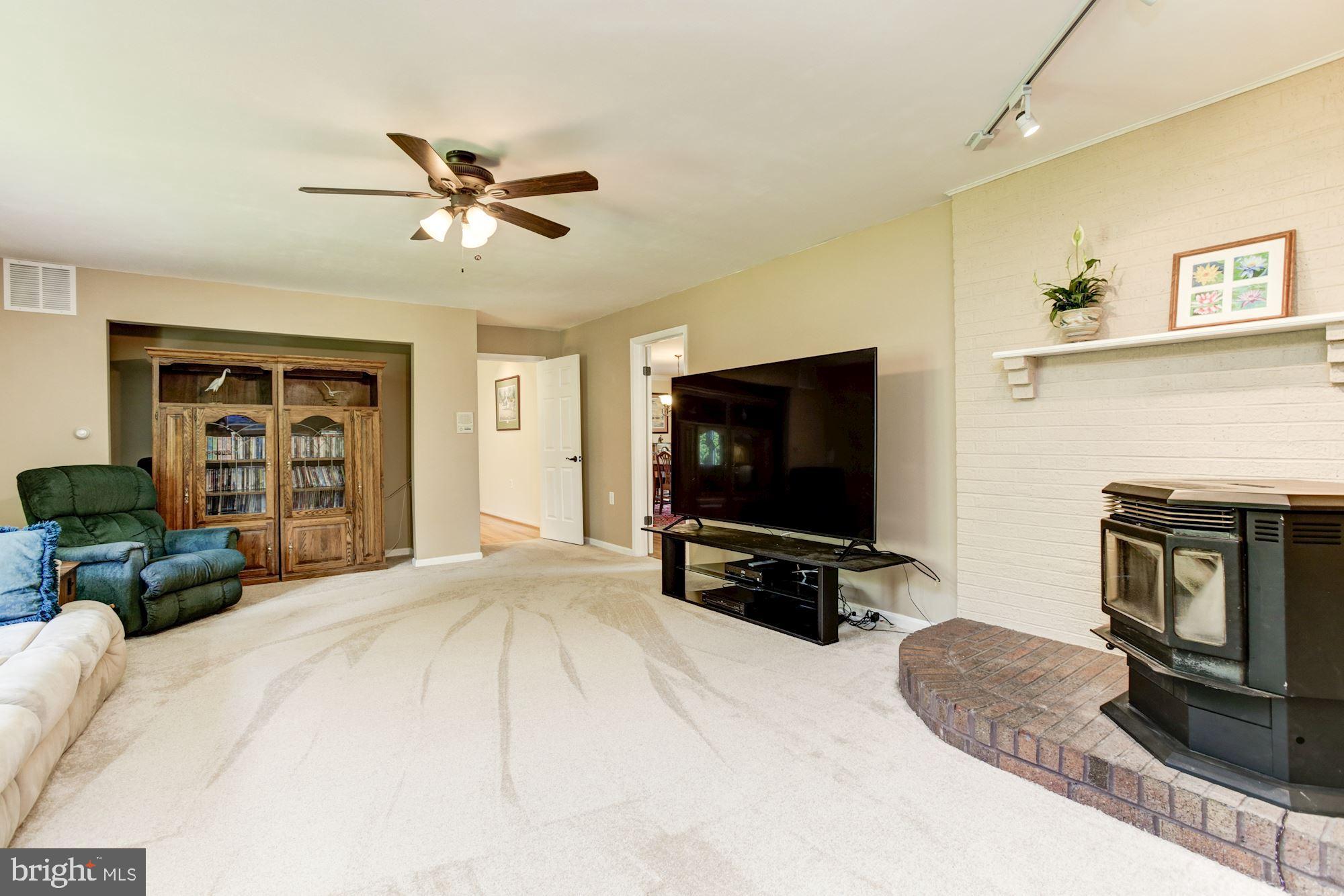 KALMIA FARMS - Residential