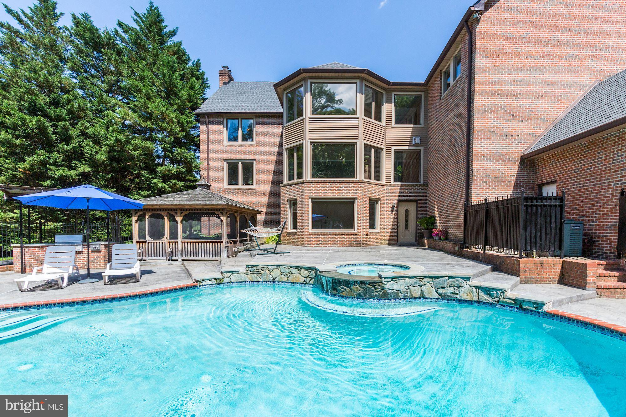 KALMIA FARMS - Residential