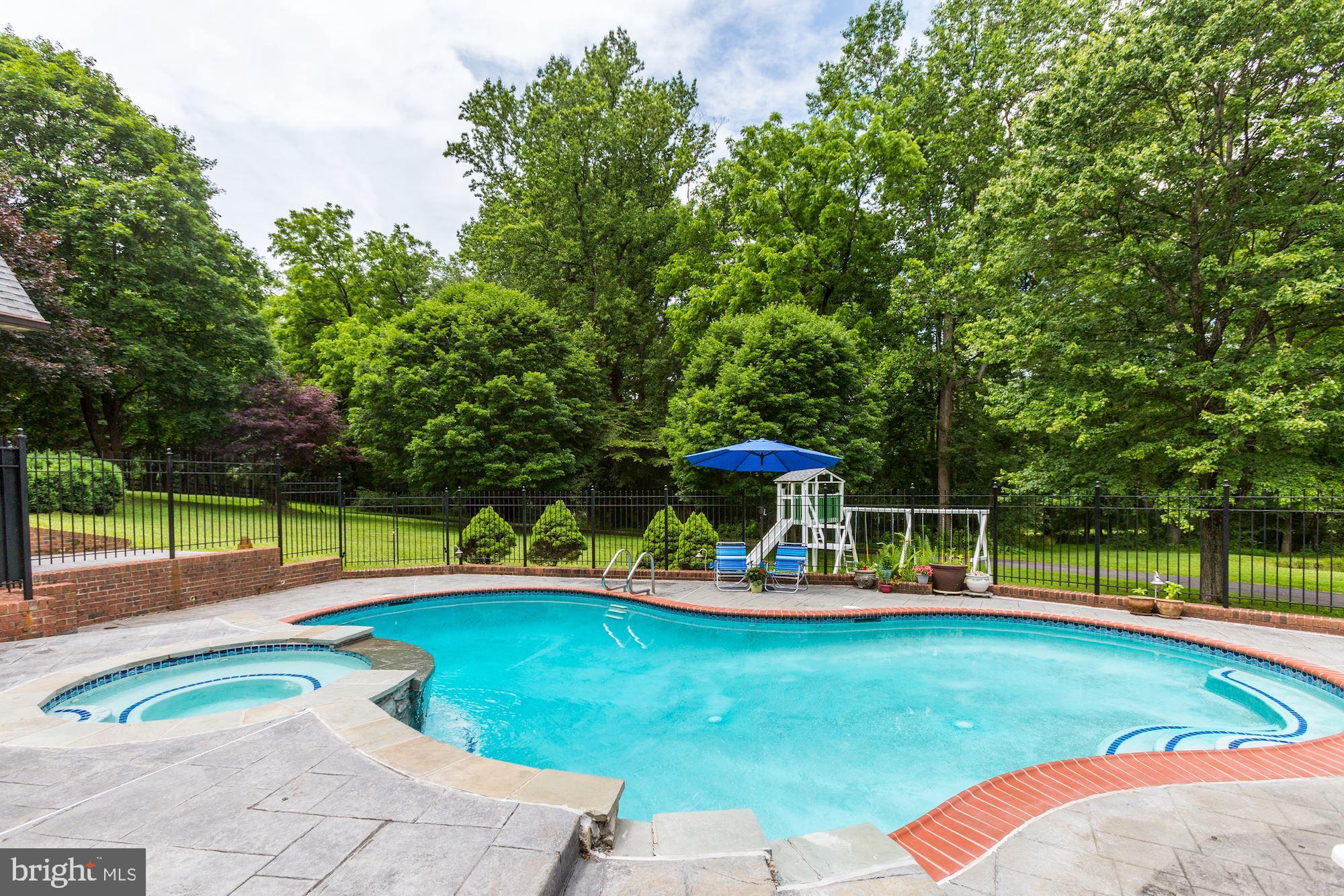 KALMIA FARMS - Residential