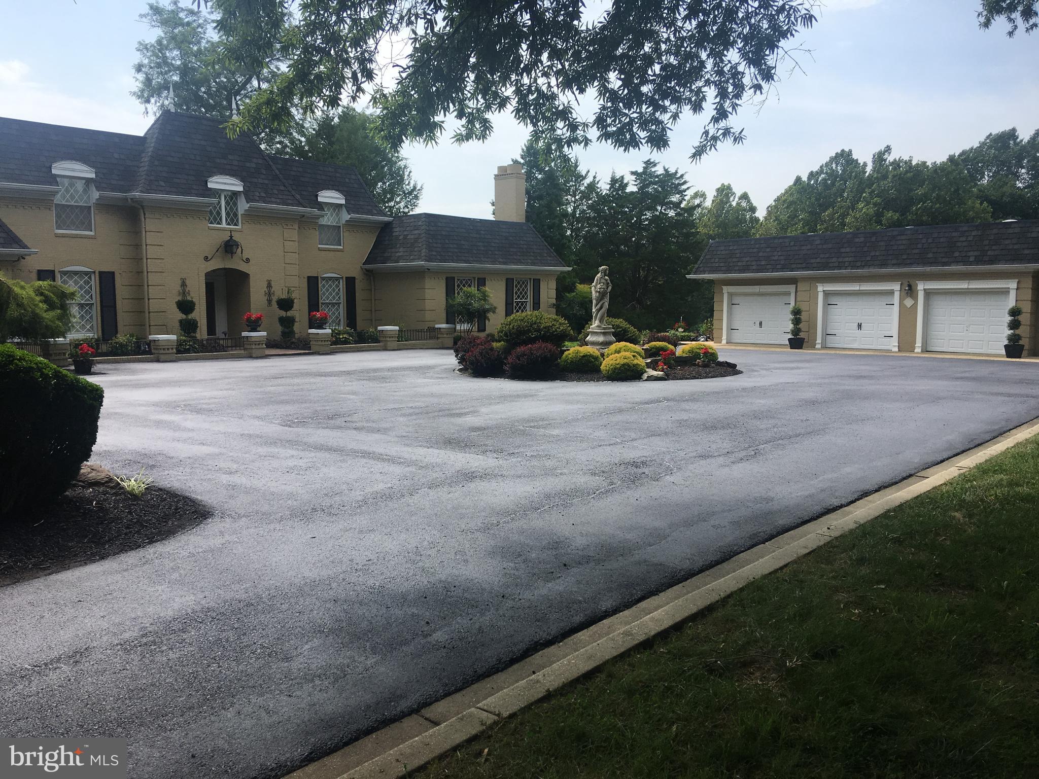 LOCUST GROVE ESTATES SUB - Residential