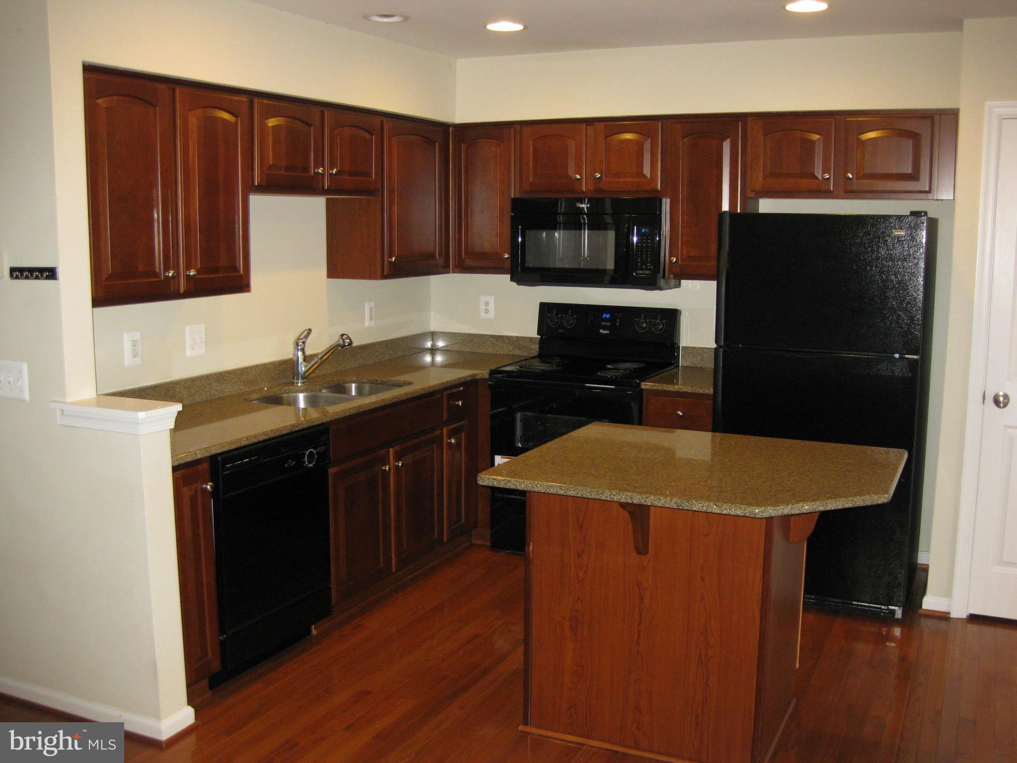 LAKELAND PLACE - Residential