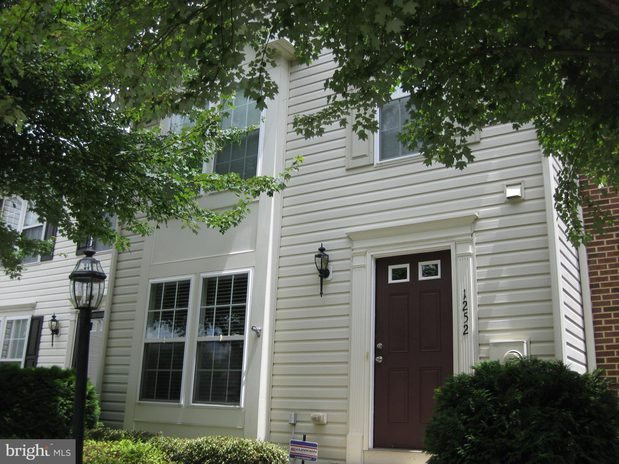 LAKELAND PLACE - Residential