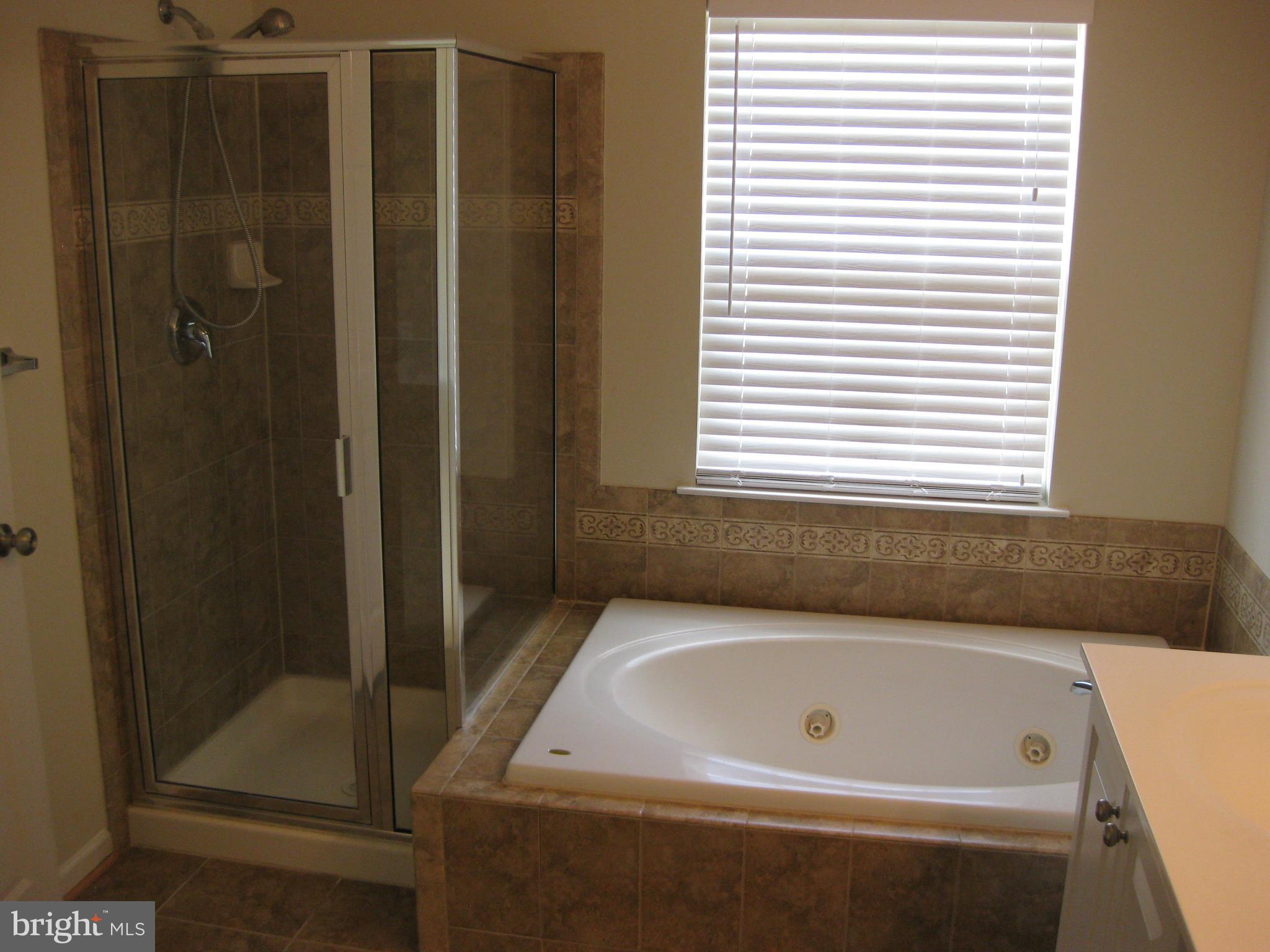 LAKELAND PLACE - Residential