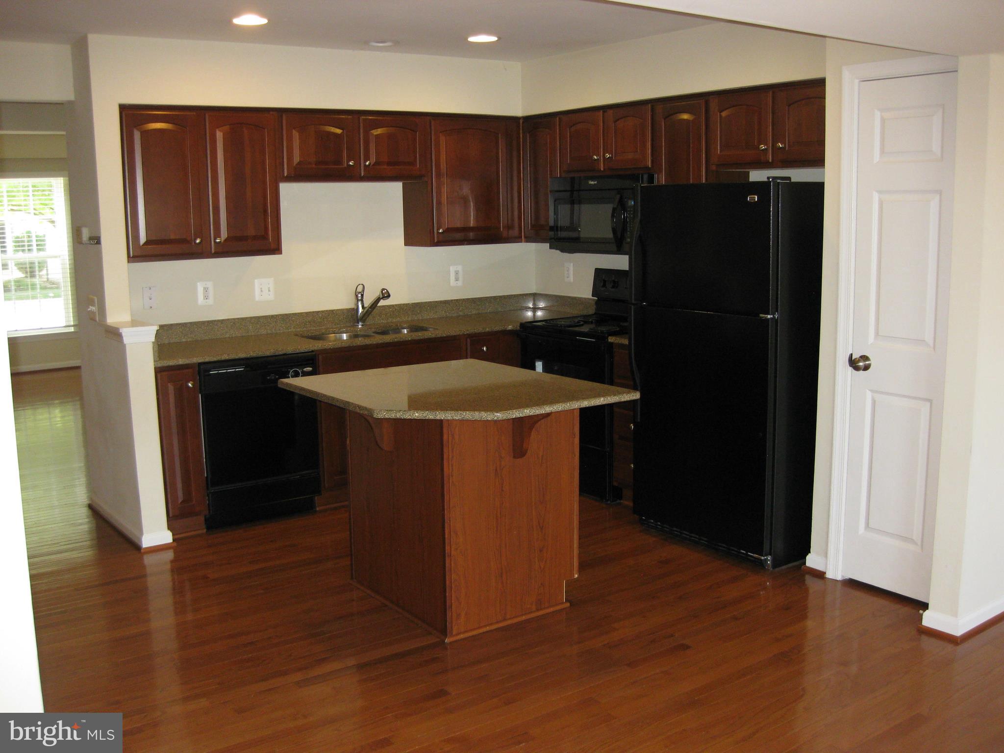 LAKELAND PLACE - Residential