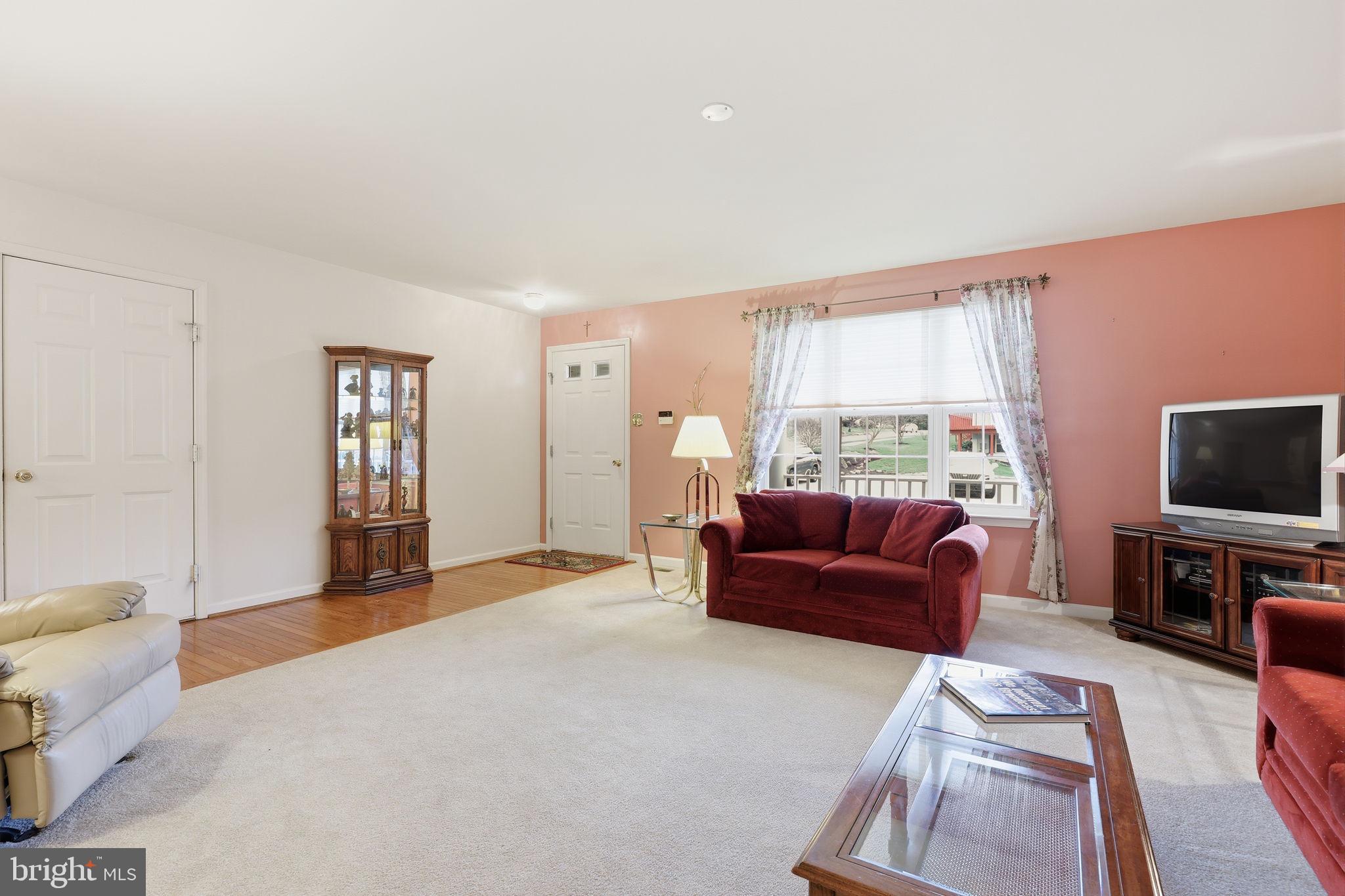 YORKTOWN - Residential