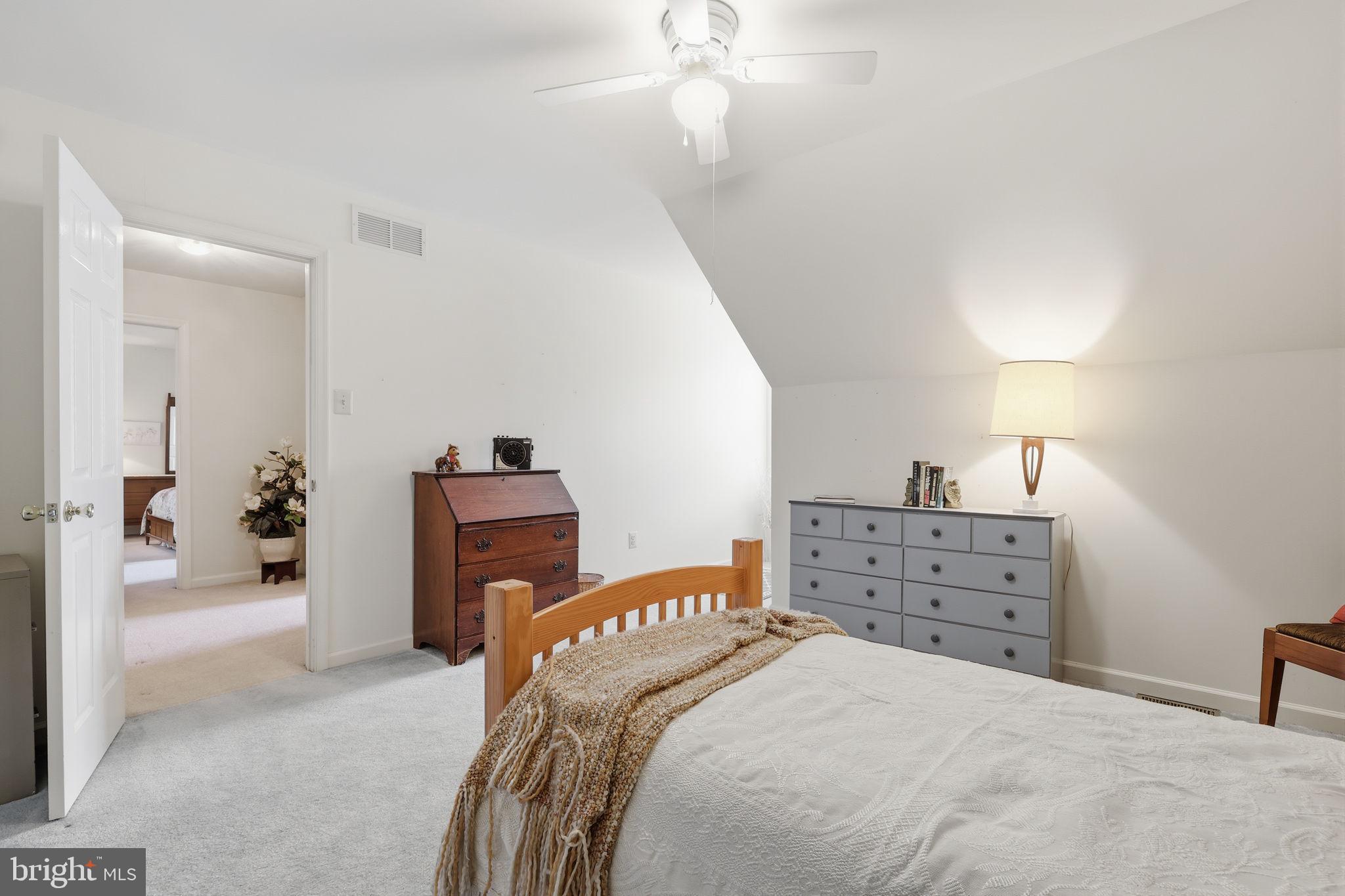 YORKTOWN - Residential