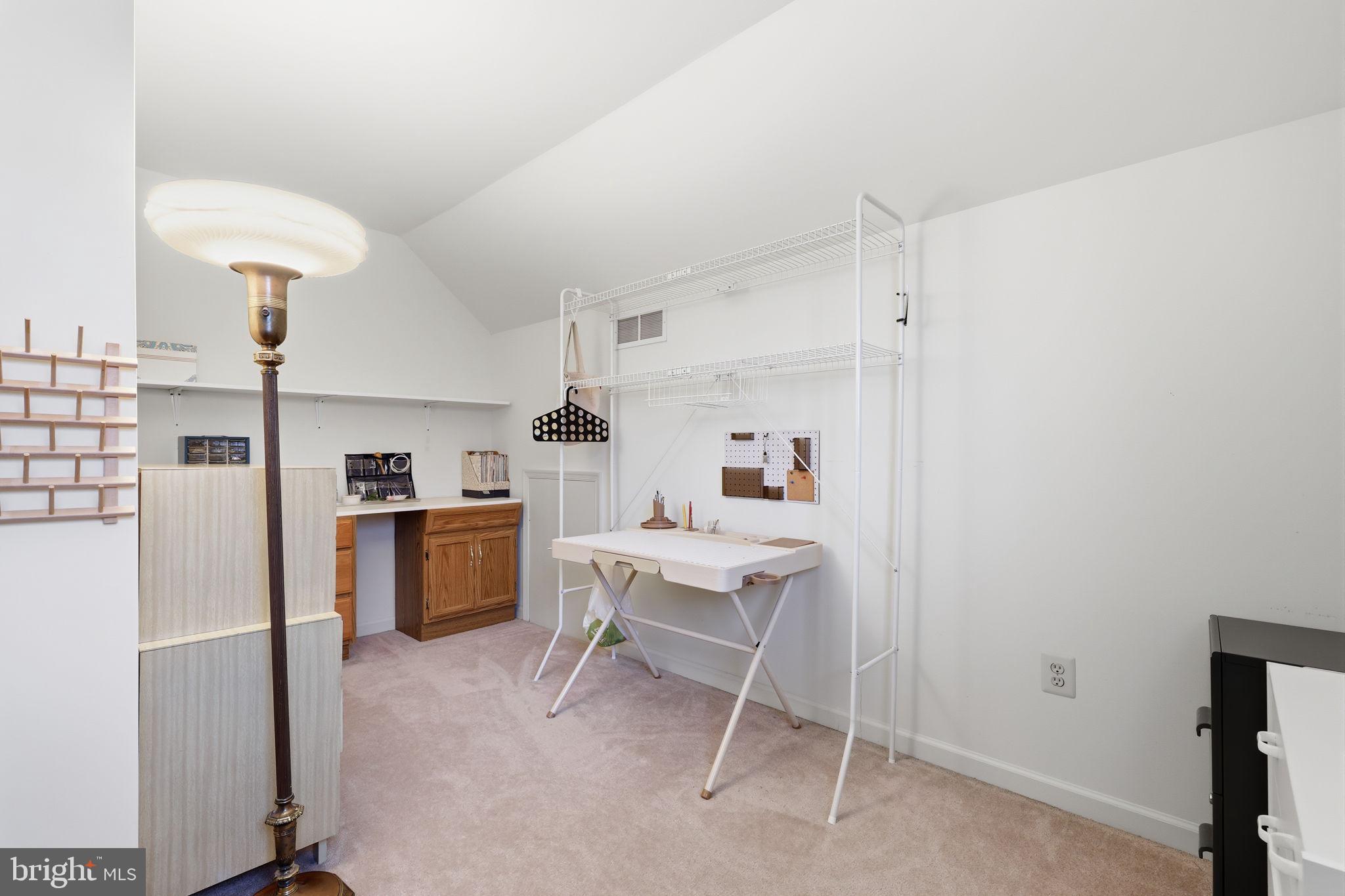 YORKTOWN - Residential