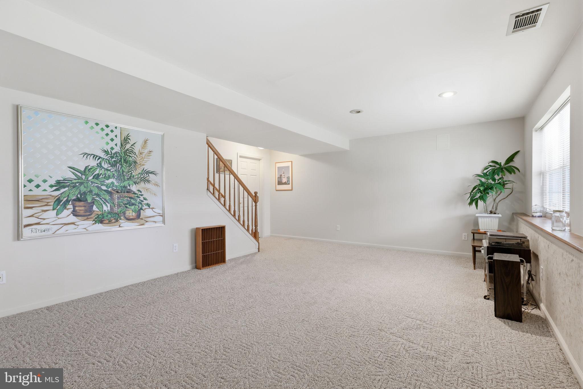 YORKTOWN - Residential