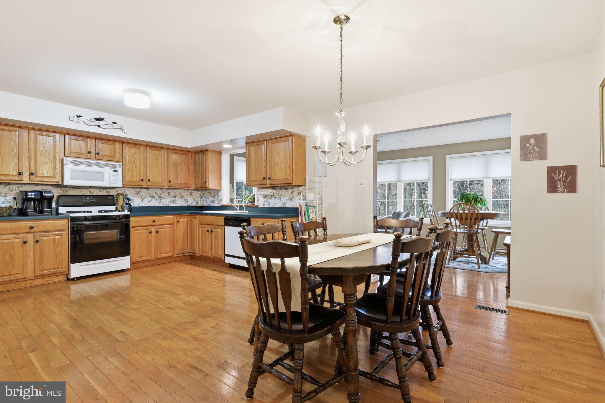 YORKTOWN - Residential