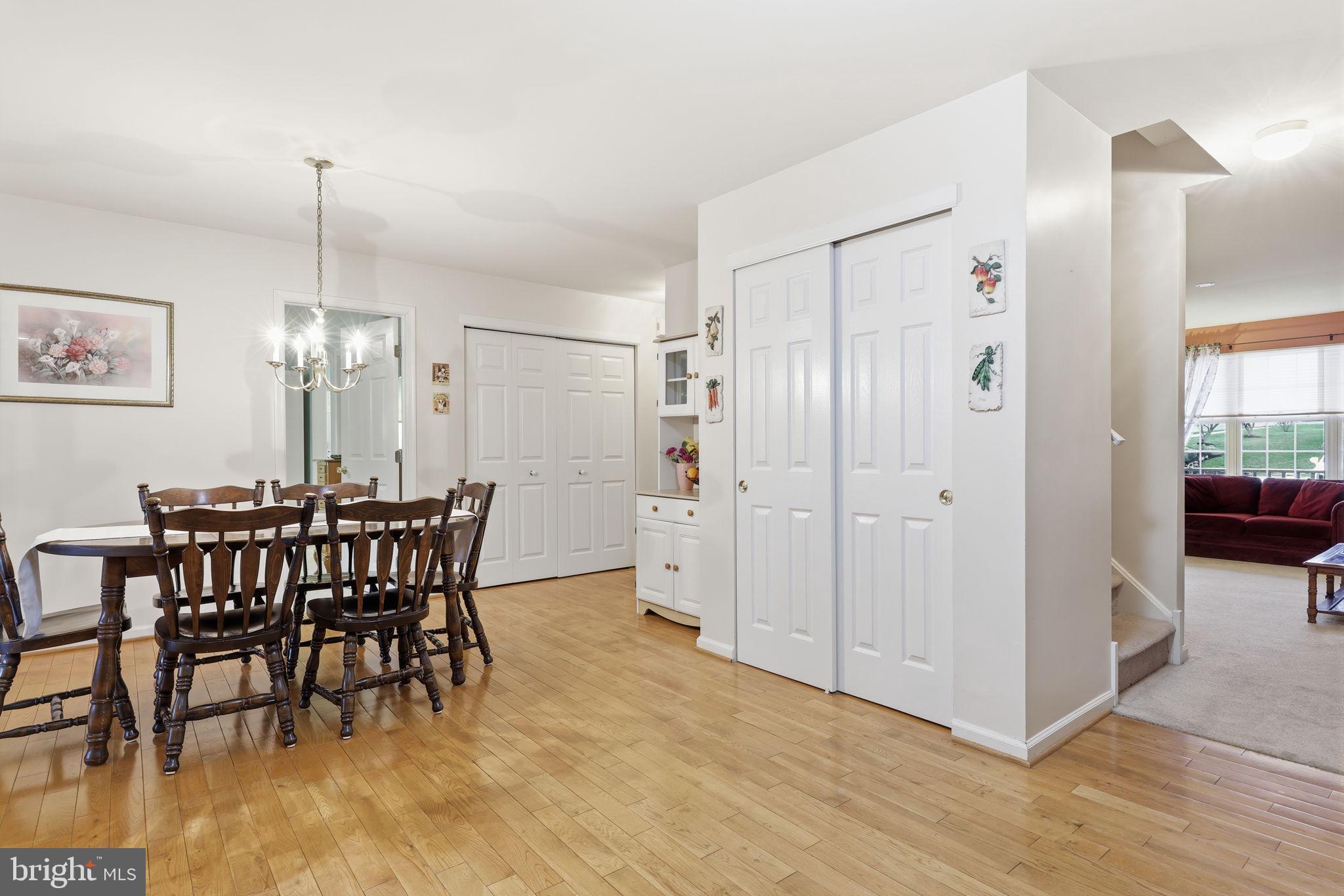 YORKTOWN - Residential