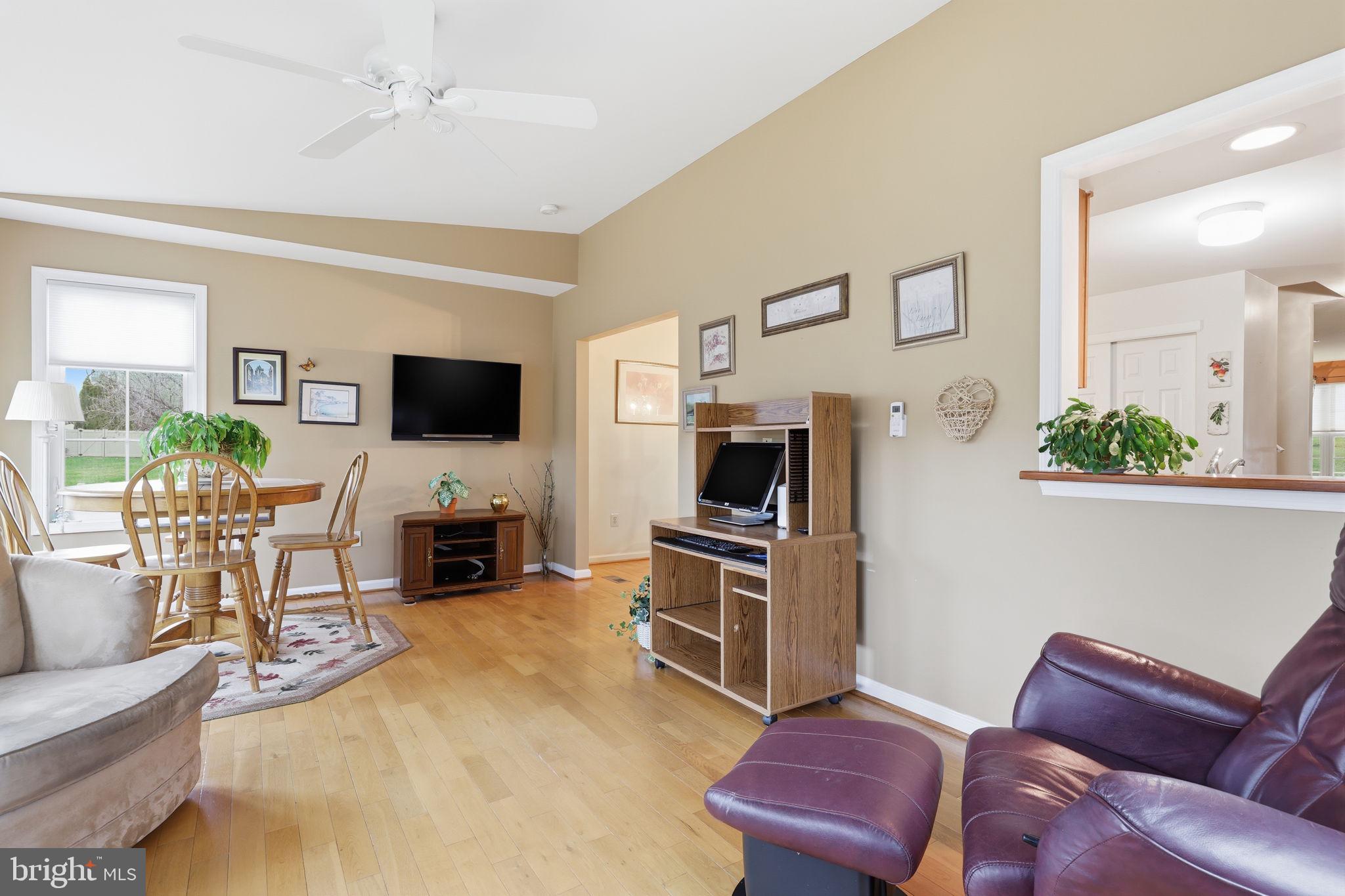 YORKTOWN - Residential