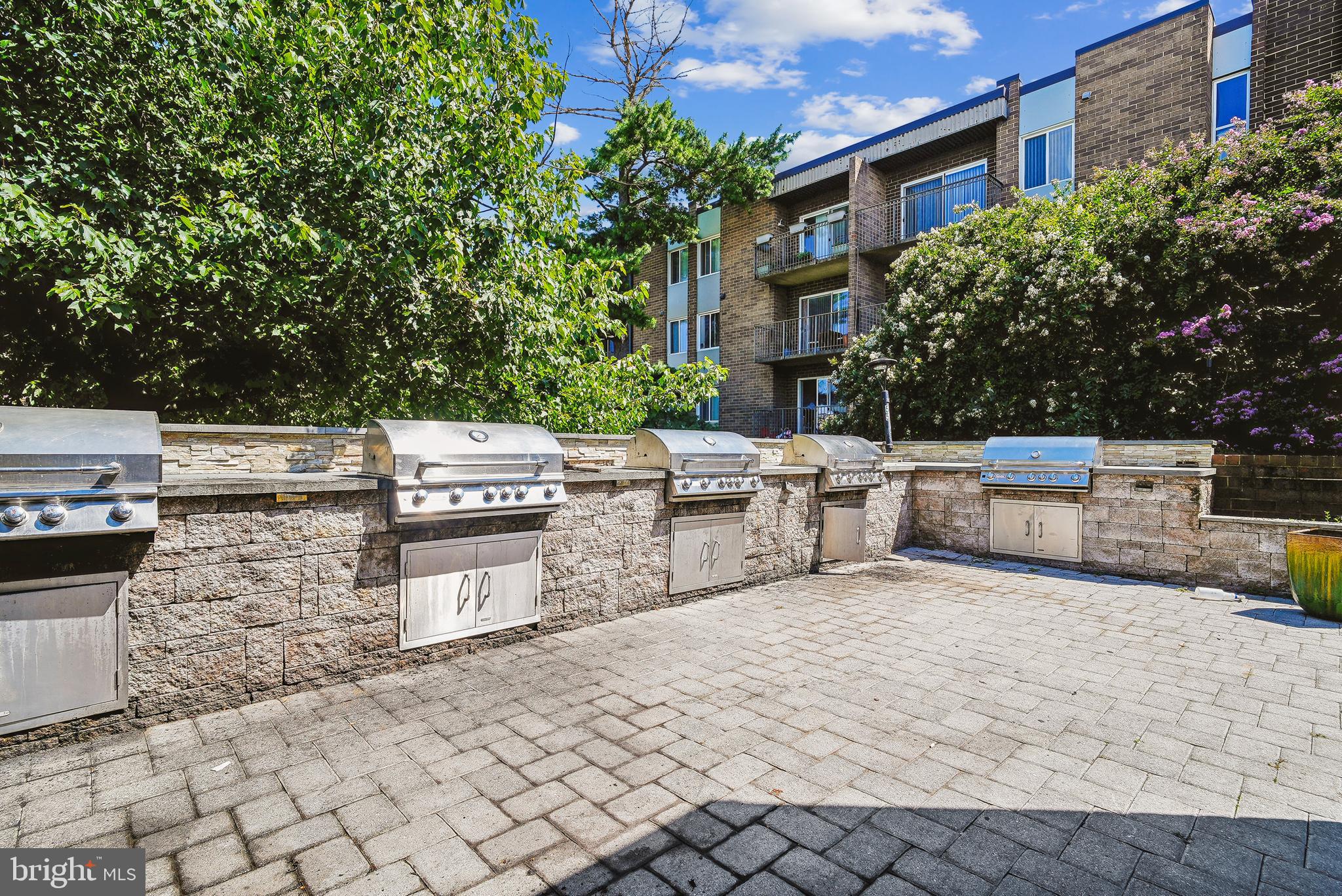 EOS TWENTY-ONE - Residential